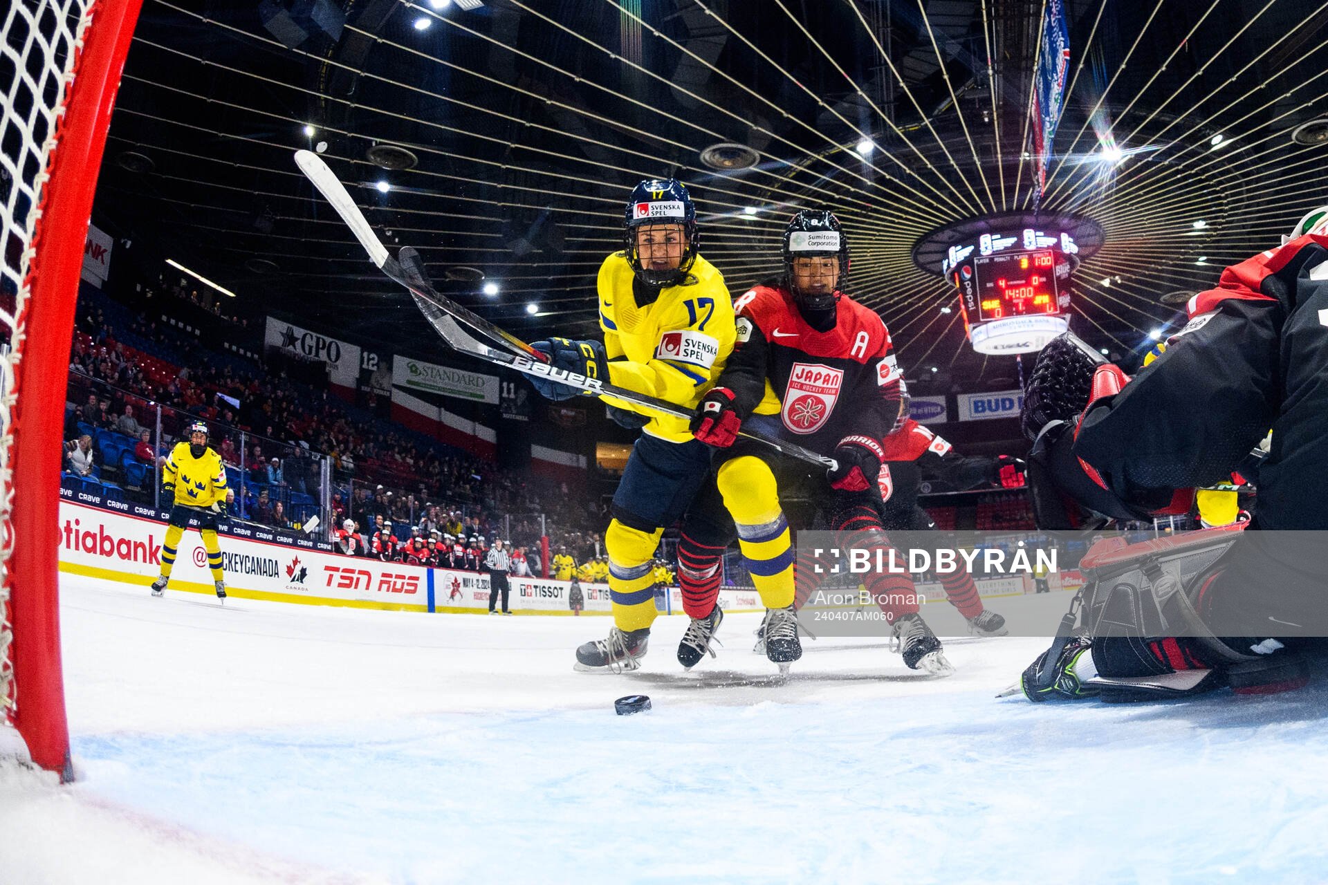 Sofie Lundin of Sweden and Akane Hosoyamada of Japan