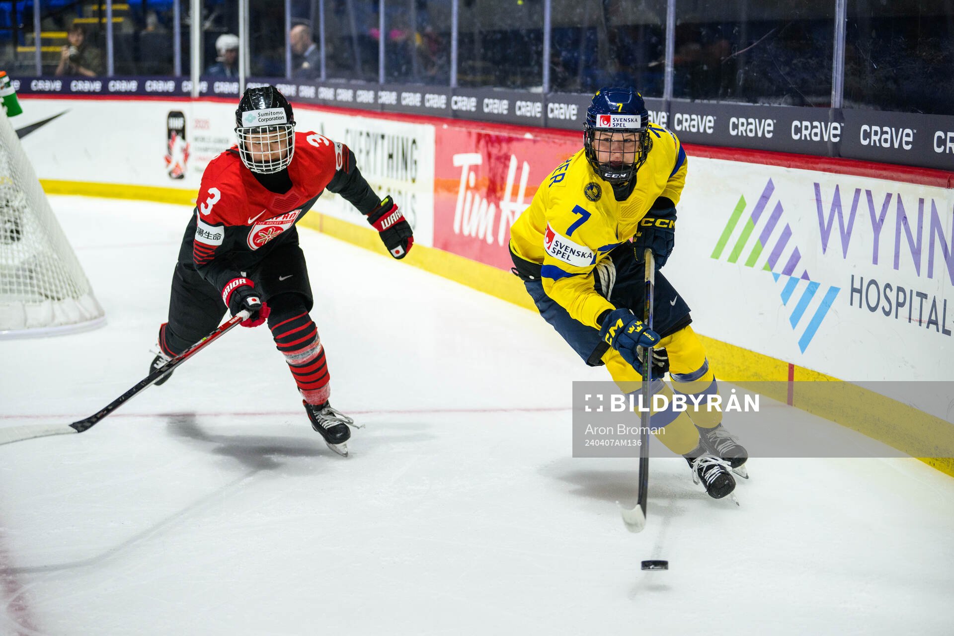 Aoi Shiga of Japan and Mira Jungåker of Sweden