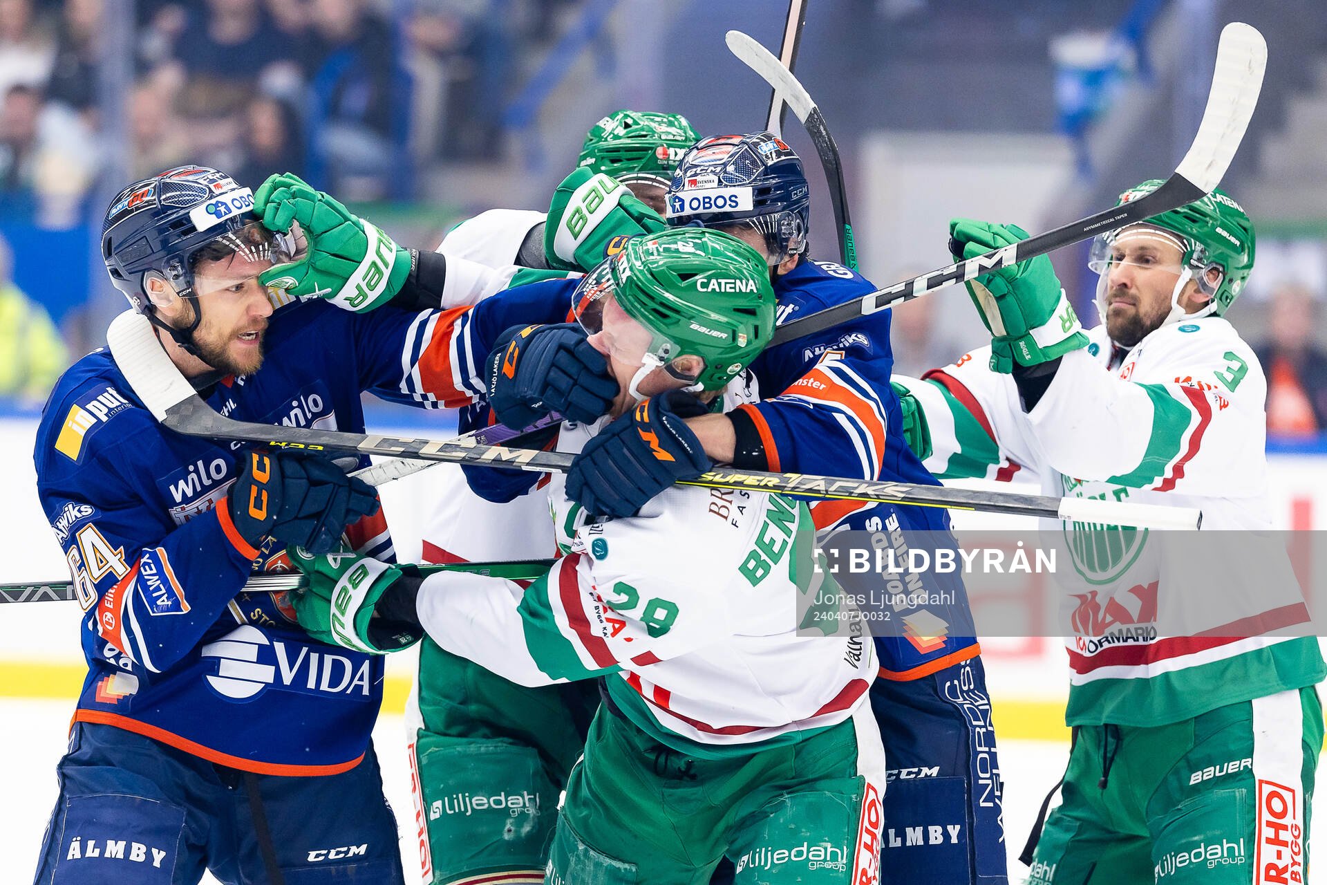 Bråk mellan Växjös Eric Martinsson och Rögles Anton