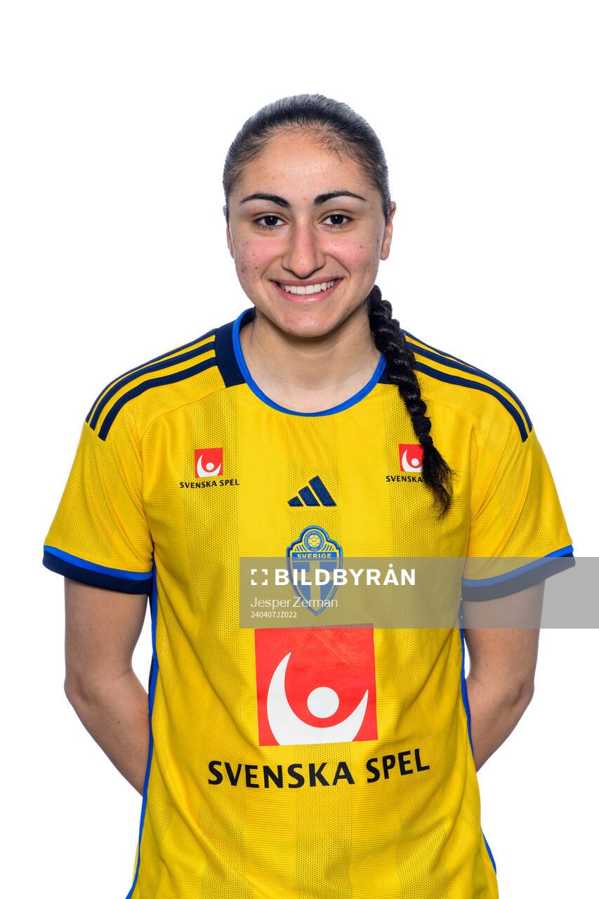 Nesrin Akgün i det svenska U23-damlandslaget