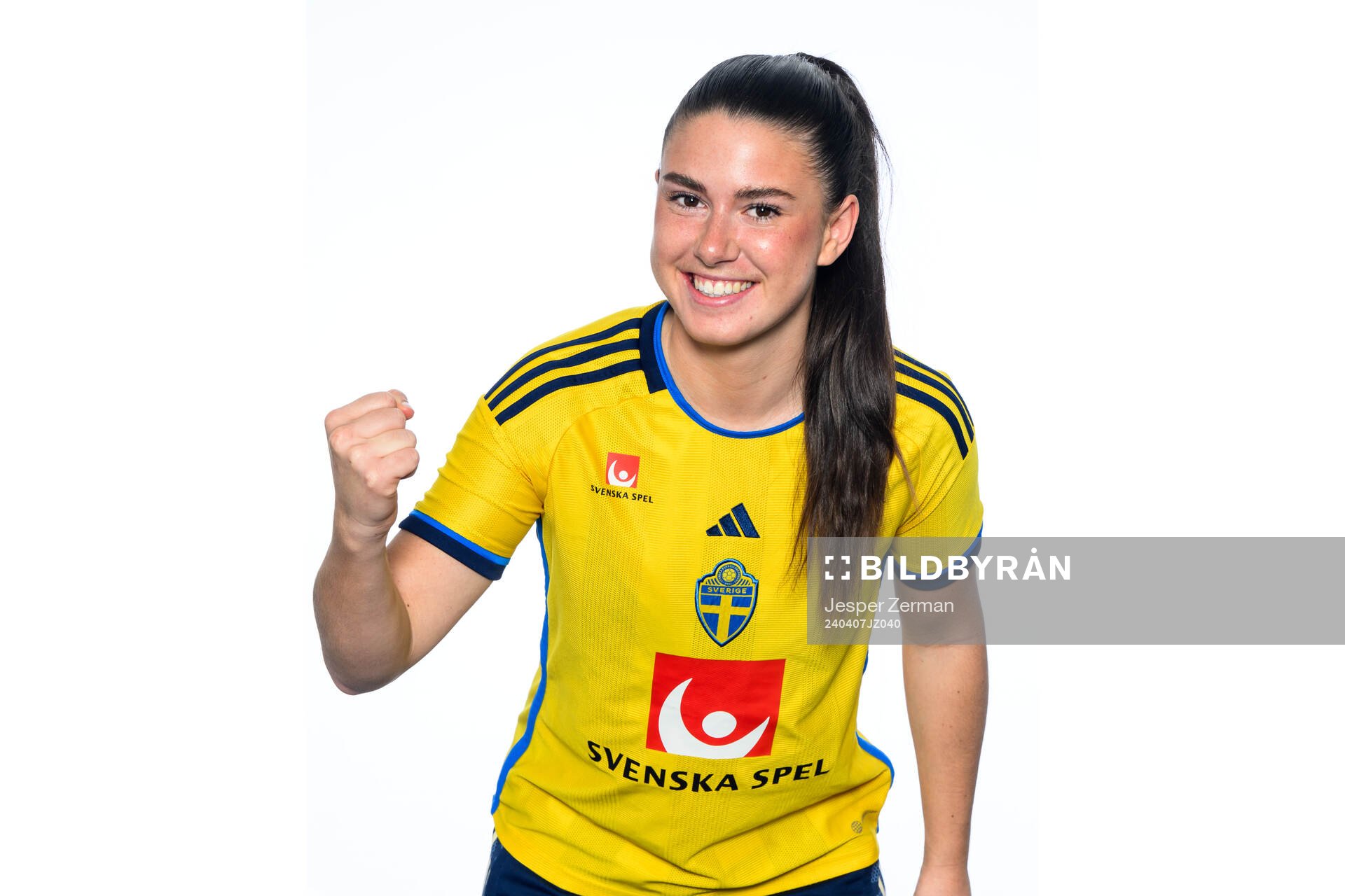 Emilia Pelgander i det svenska U23-damlandslaget poserar för ett porträtt den 7 april 2024 i Gävle. Editors note: Bilden är retuscherad, bakgrunden har utökats digitalt.
