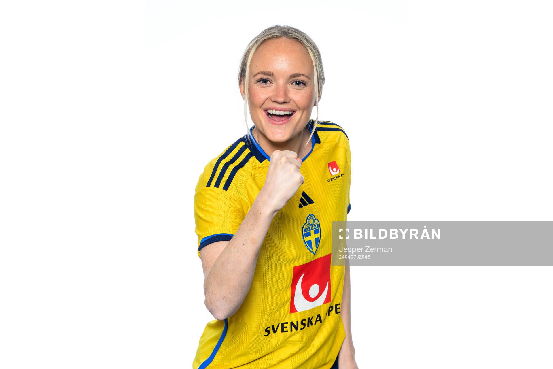 Emma Pennsäter i det svenska U23-damlandslaget poserar för ett porträtt den 7 april 2024 i Gävle. Editors note: Bilden är retuscherad, bakgrunden har utökats digitalt.