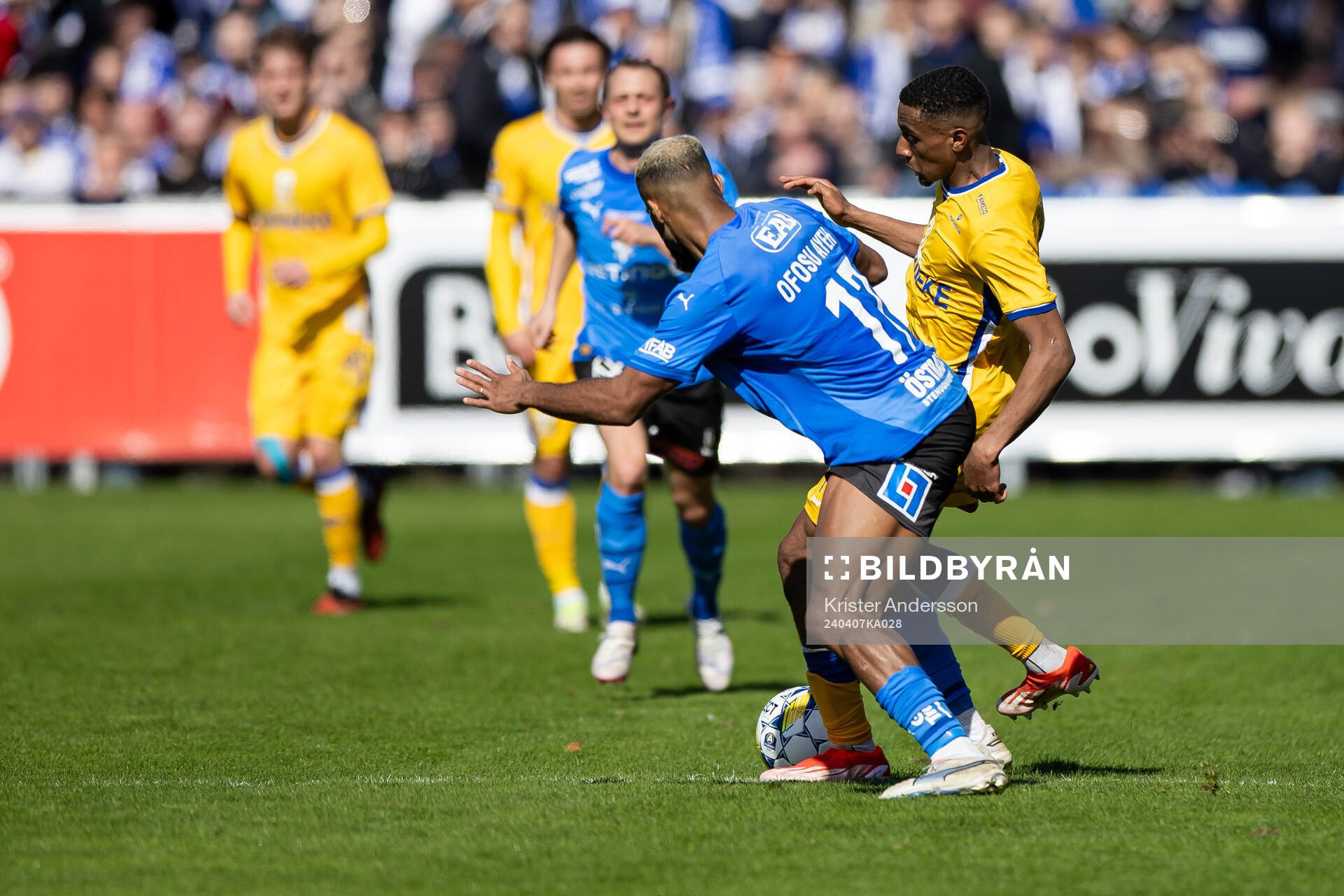 Halmstads Phil Ofosu-Ayeh och IFK Göteborgs Paulos Abraham