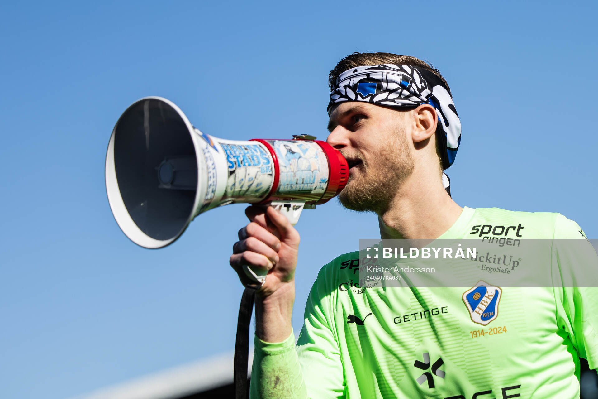 Halmstads målvakt Tim Rönning jublar