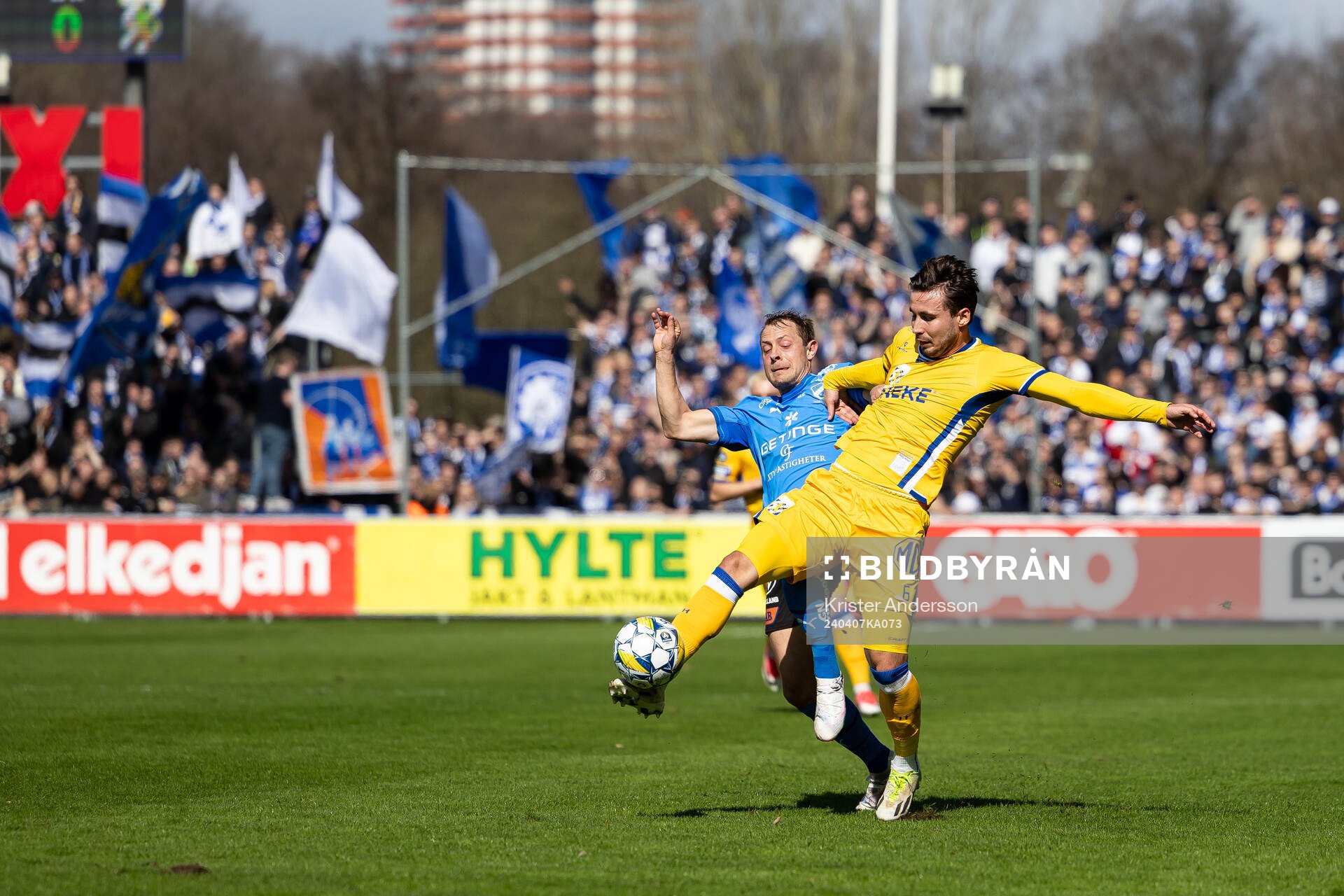 Halmstads Joel Allansson och IFK Göteborgs Anders Trondsen