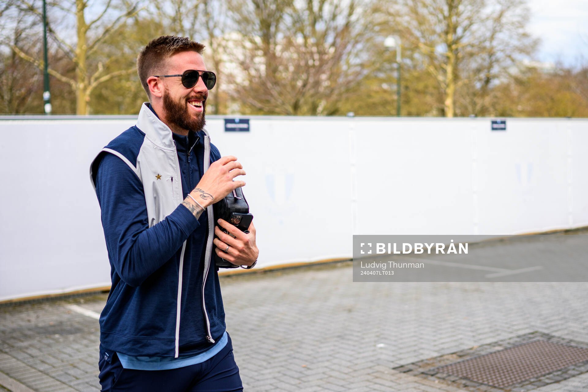 Malmö FFs Pontus Jansson ankommer till arenan