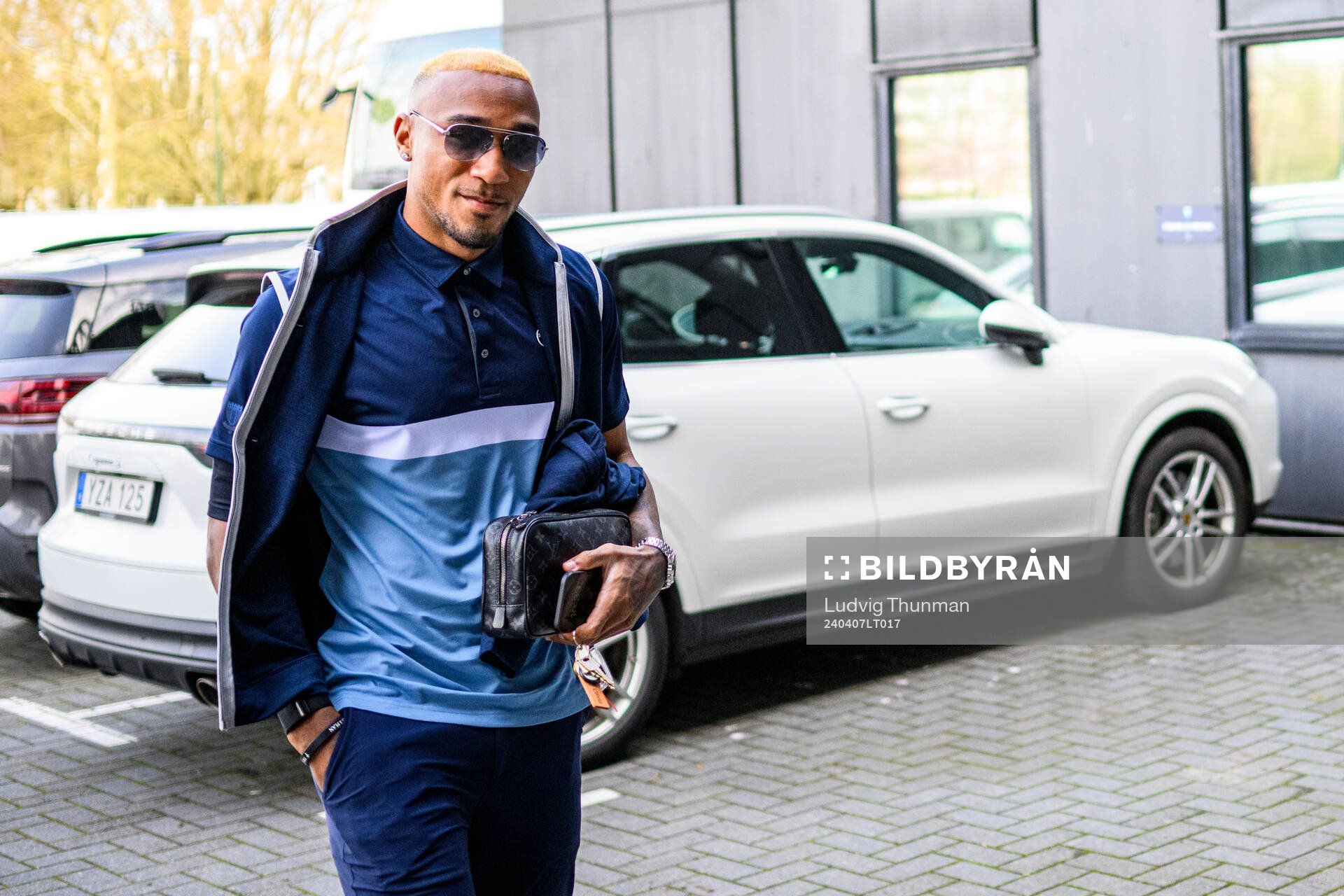 Malmö FFs Derek Cornelius ankommer till arenan