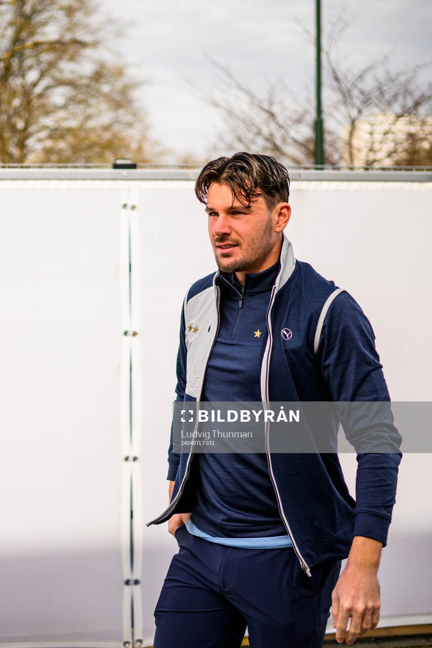 Malmö FFs Stefano Vecchia ankommer till arenan