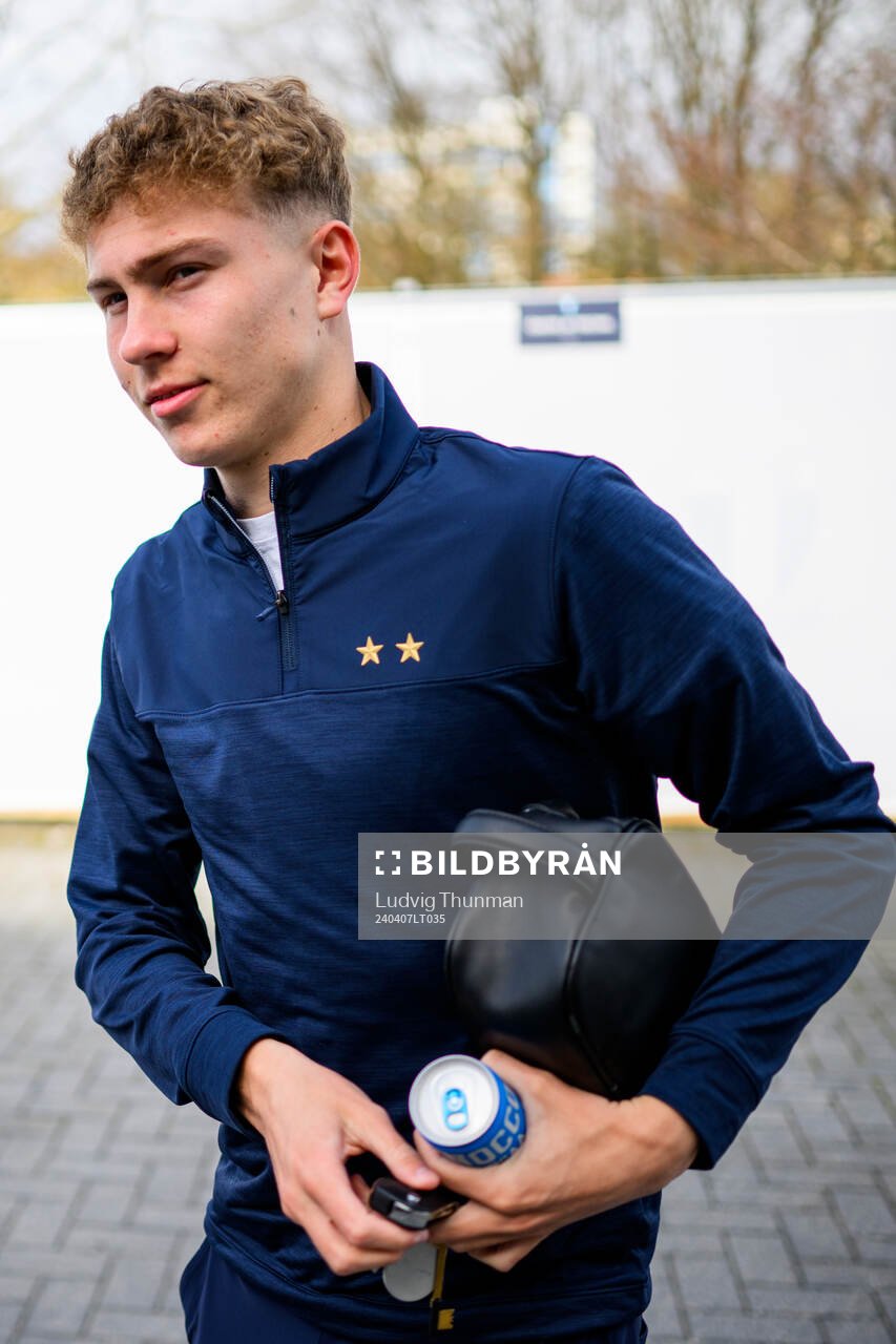 Malmö FFs Hugo Bolin ankommer till arenan