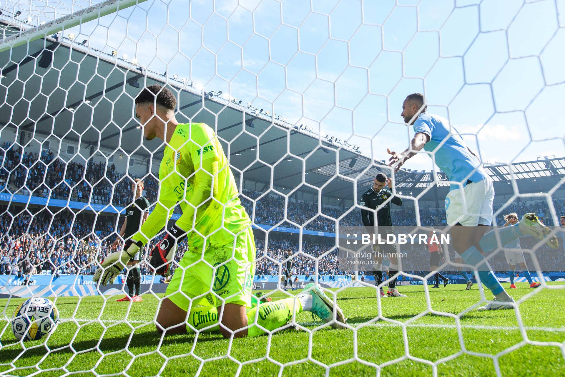 Malmö FFs Isaac Kiese Thelin jublar
