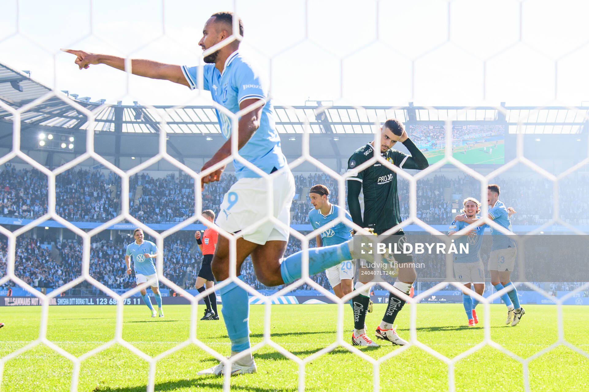 Malmö FFs Isaac Kiese Thelin jublar