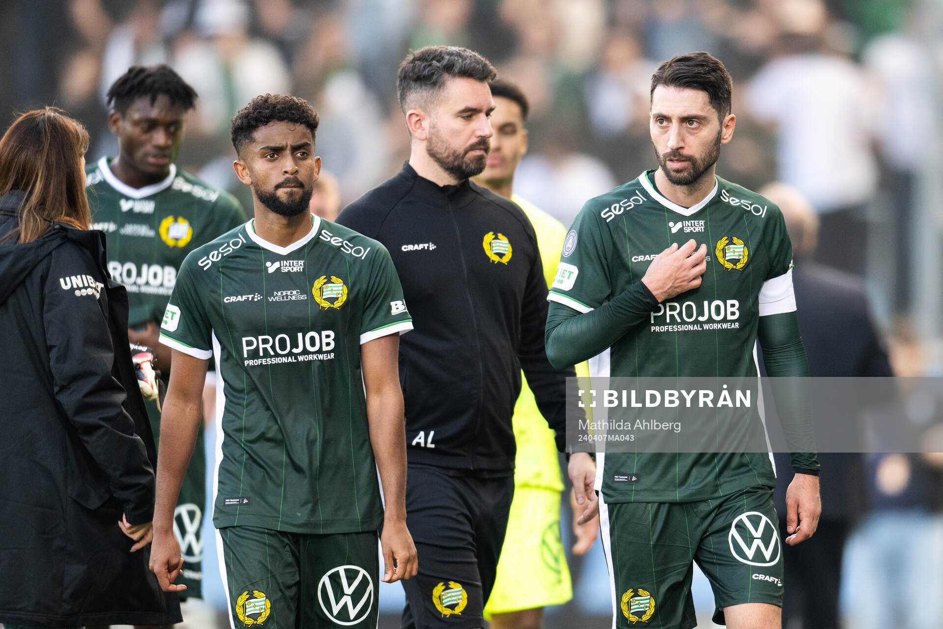 Hammarbys Tesfaldet Tekie och Nahir Besara deppar