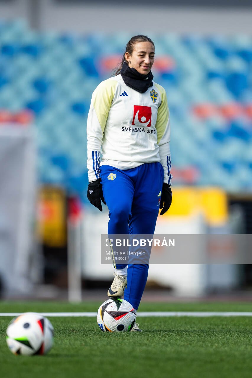 Rusul Rosa Kafaji of the Swedish women's national football