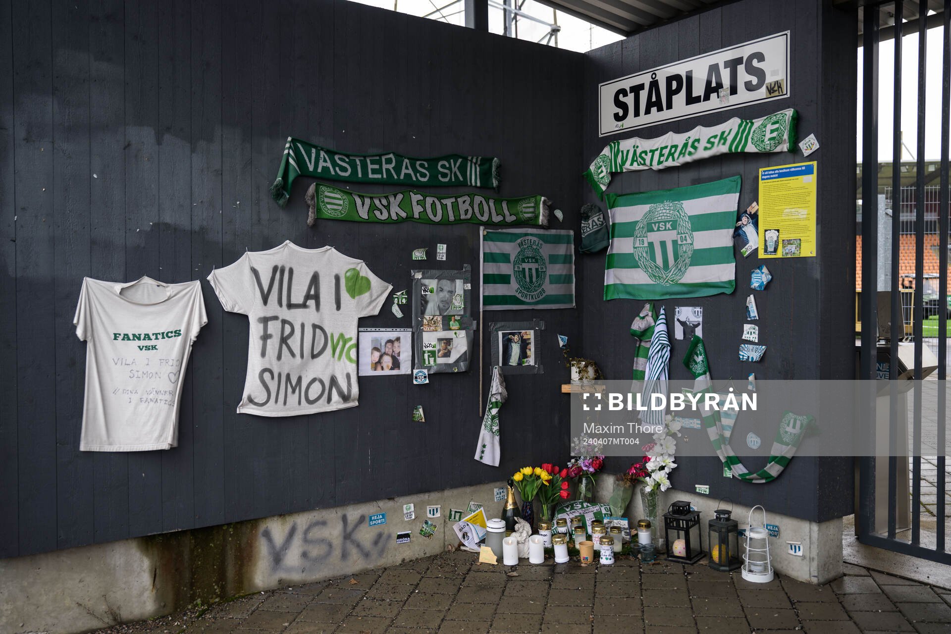 En minnesplats för en bortgången supporter till