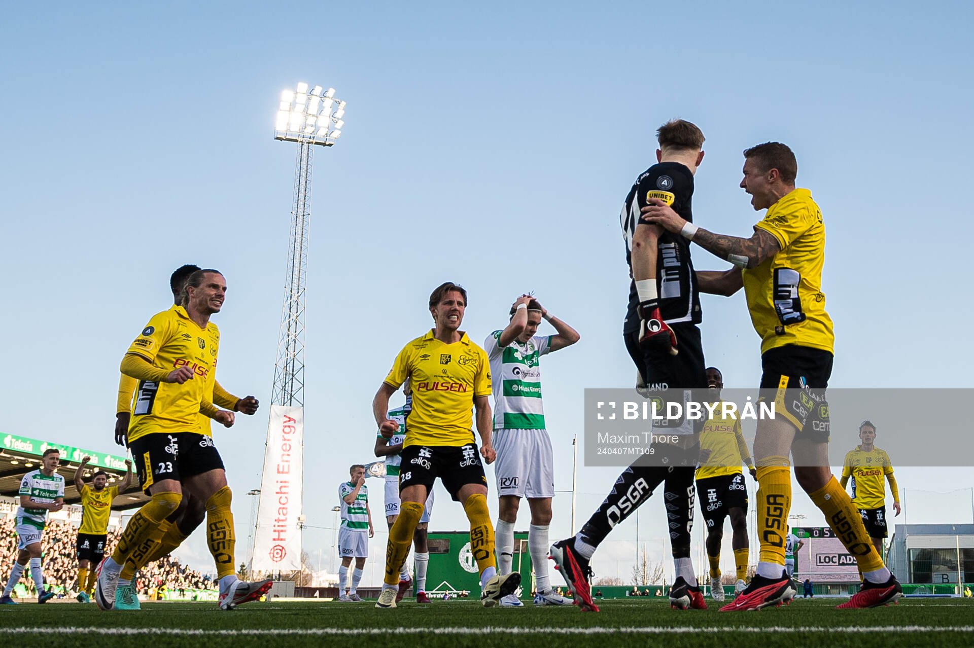 Elfsborgs målvakt Marcus Bundgaard Sörensen jublar med