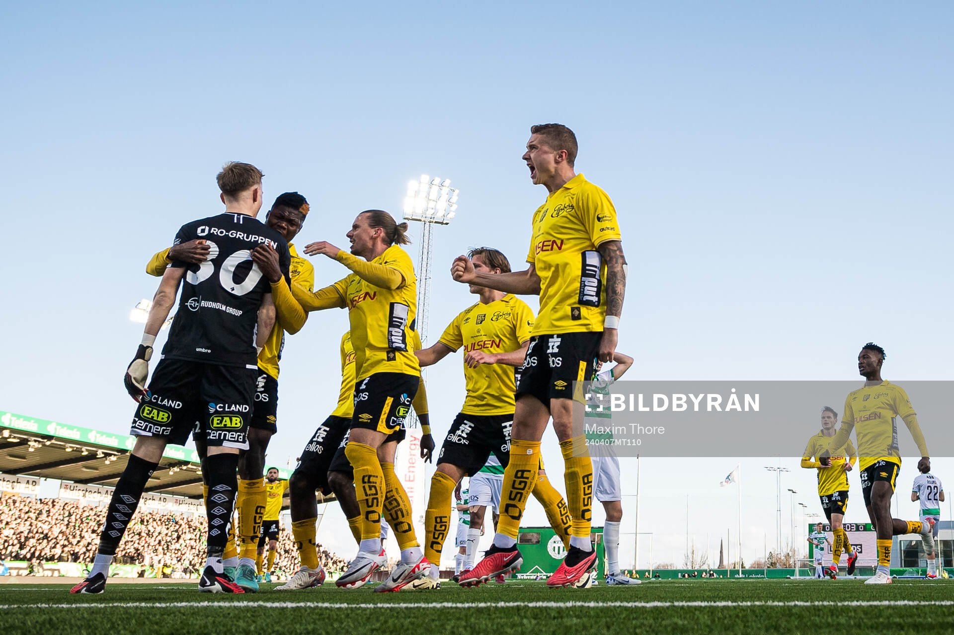 Elfsborgs målvakt Marcus Bundgaard Sörensen jublar med