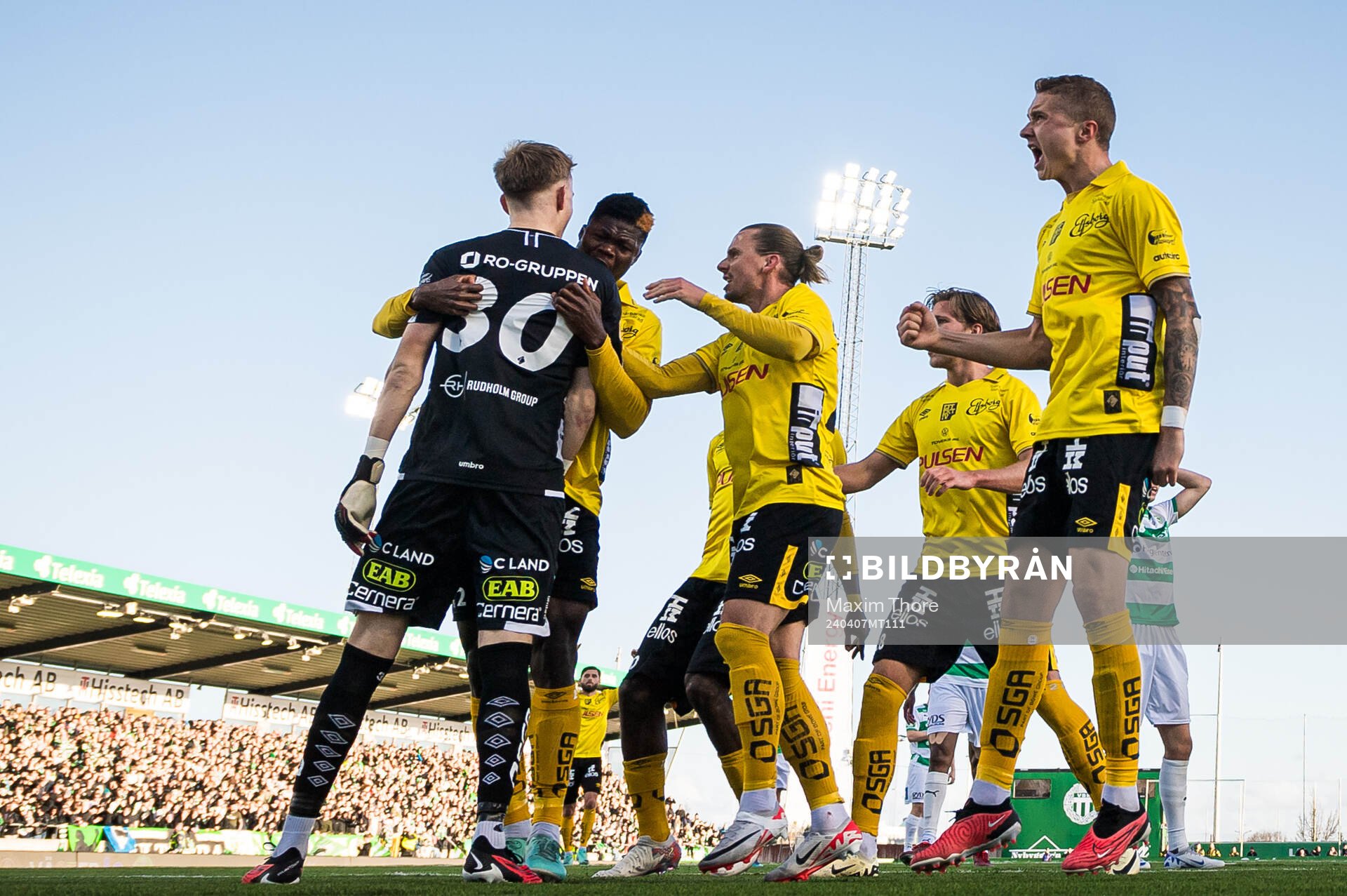 Elfsborgs målvakt Marcus Bundgaard Sörensen jublar med