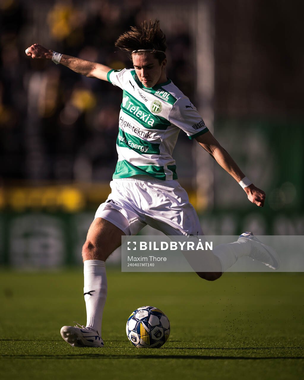 Västerås Max Larsson under fotbollsmatchen i Allsvenskan mellan Västerås och Elfsborg den 7 april 2024 i Västerås. 