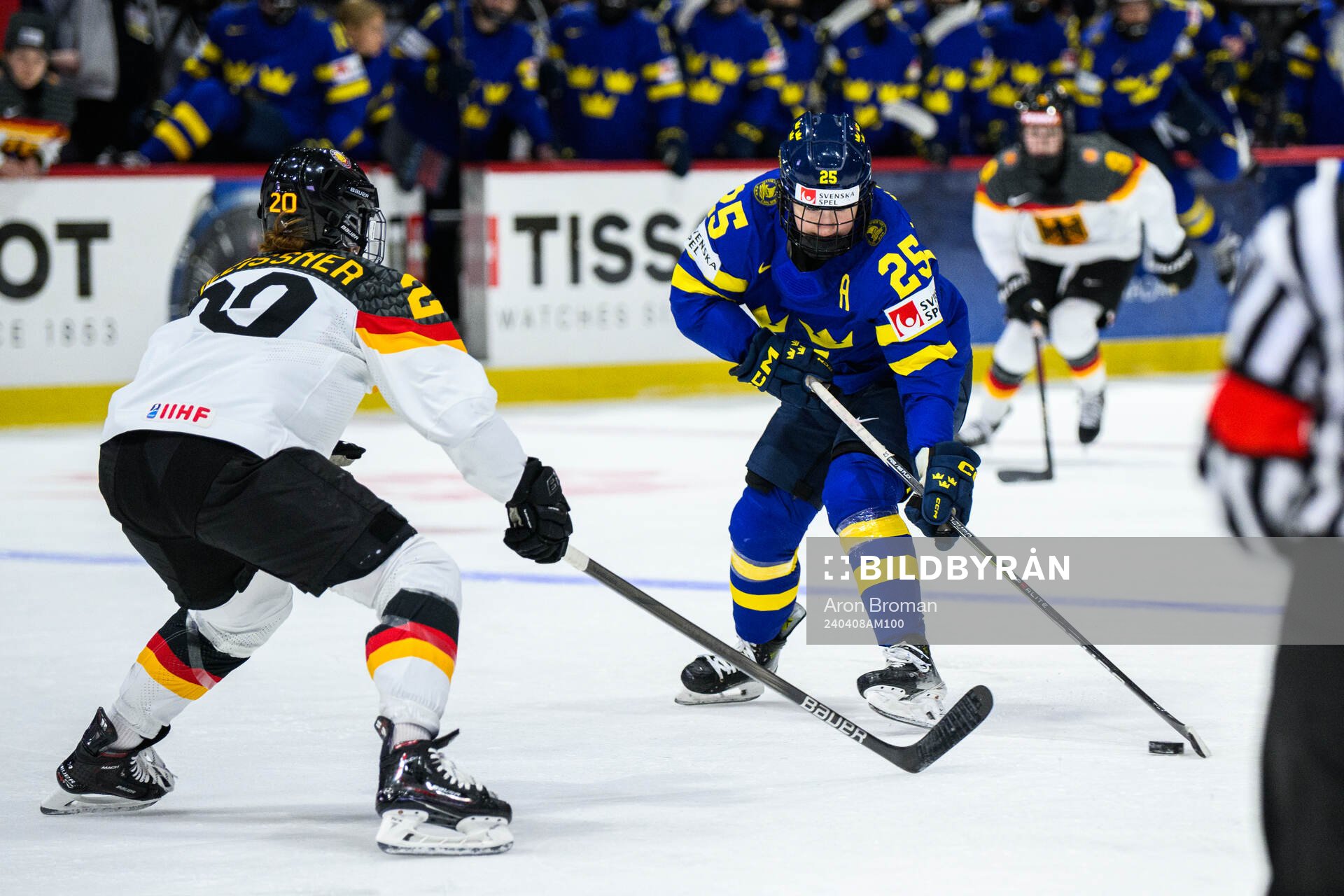 Daria Gleissner of Germany and Lina Ljungblom of Sweden