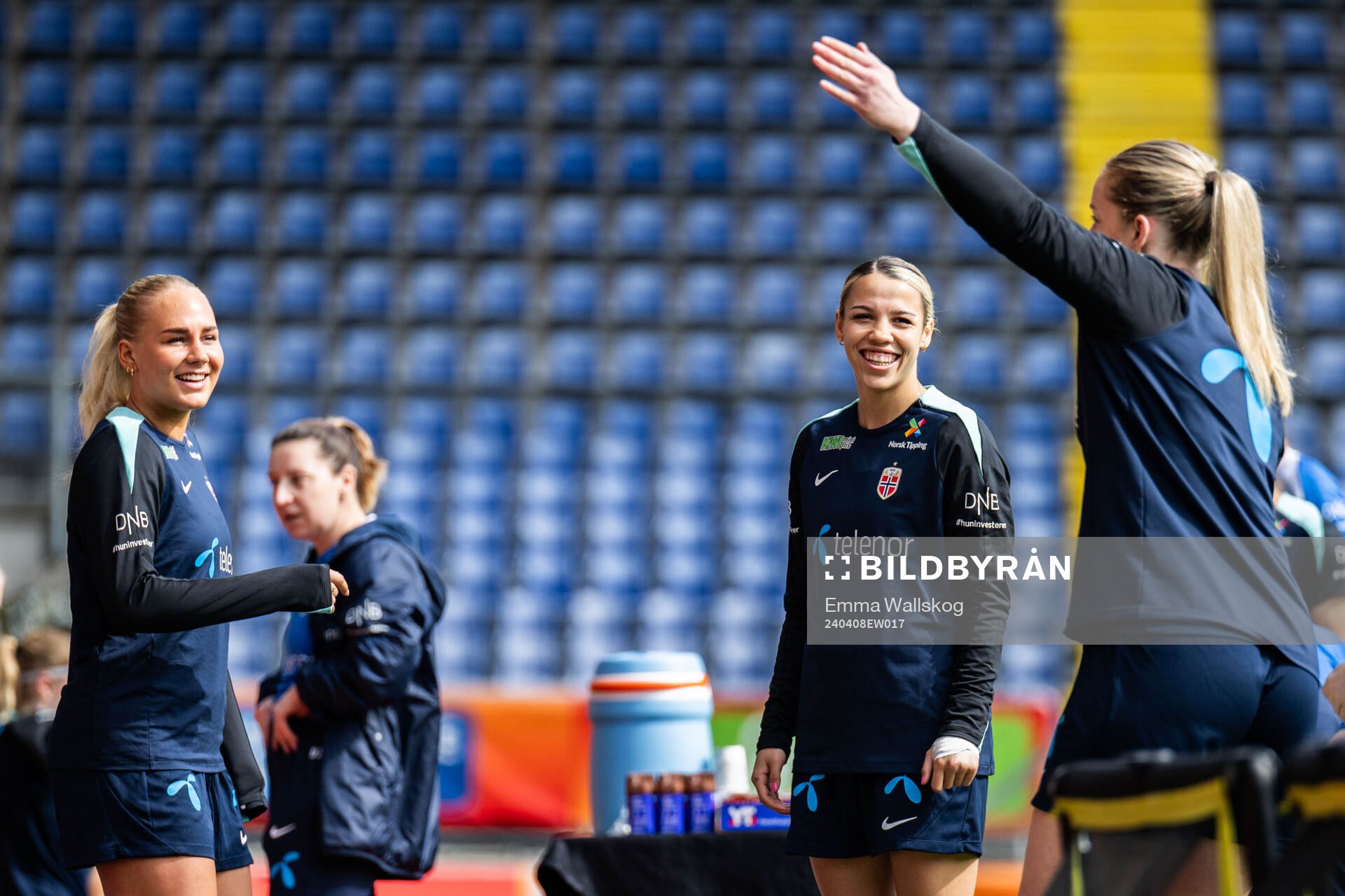 Goalkeeper Cecilie Fiskerstrand and Celin Bizet Ildhusøy