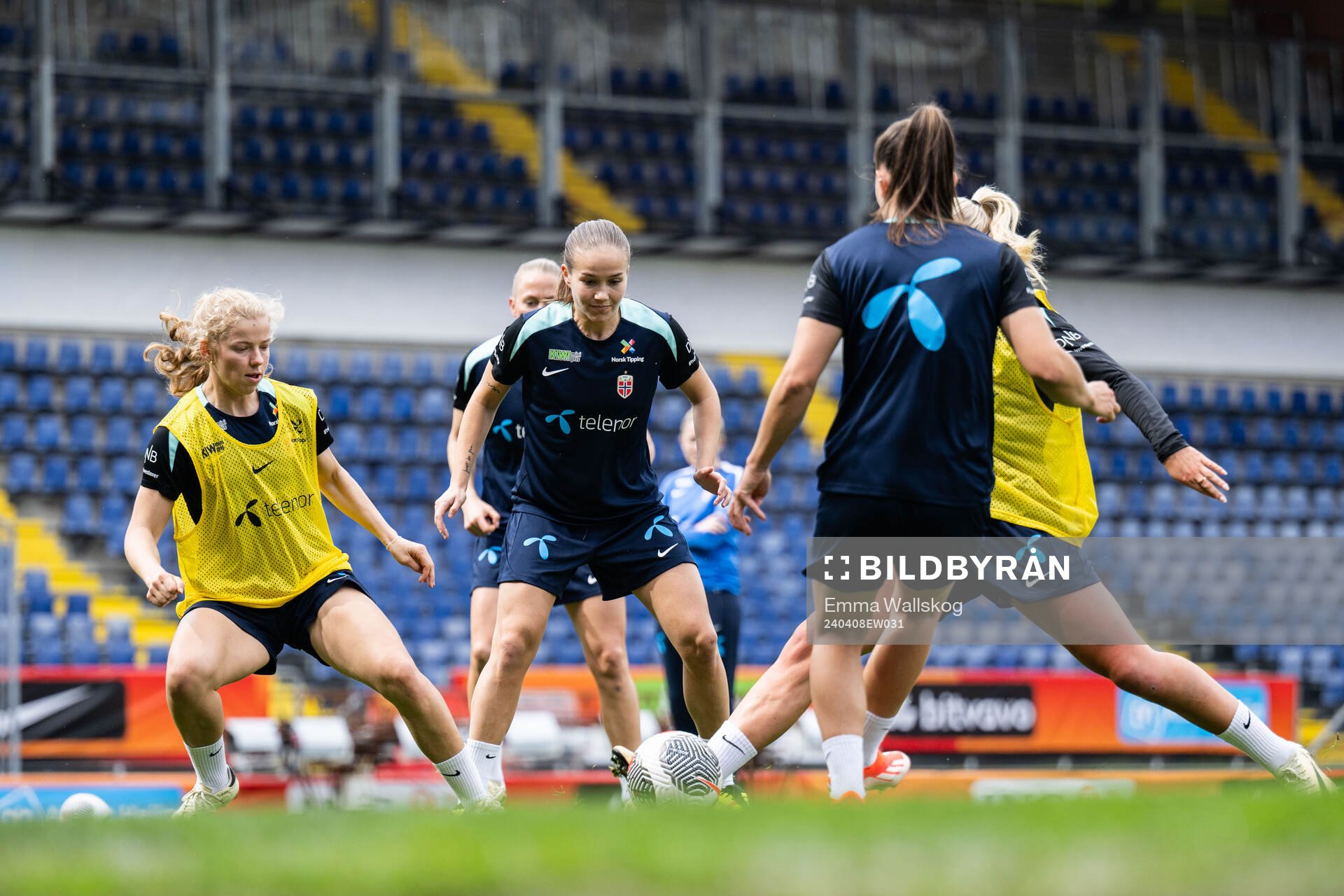Justine Kielland and Guro Reiten of the Norwegian women's