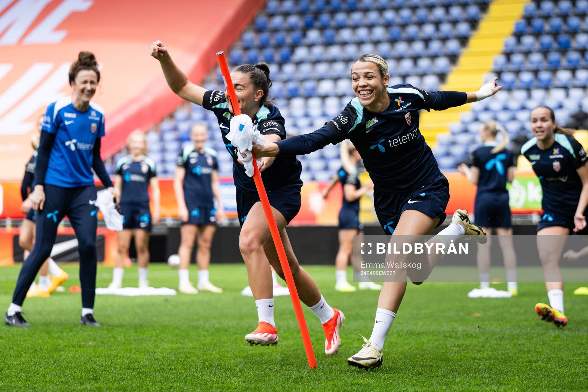 Vilde Bøe Risa and Celin Bizet Ildhusøy of the Norwegian