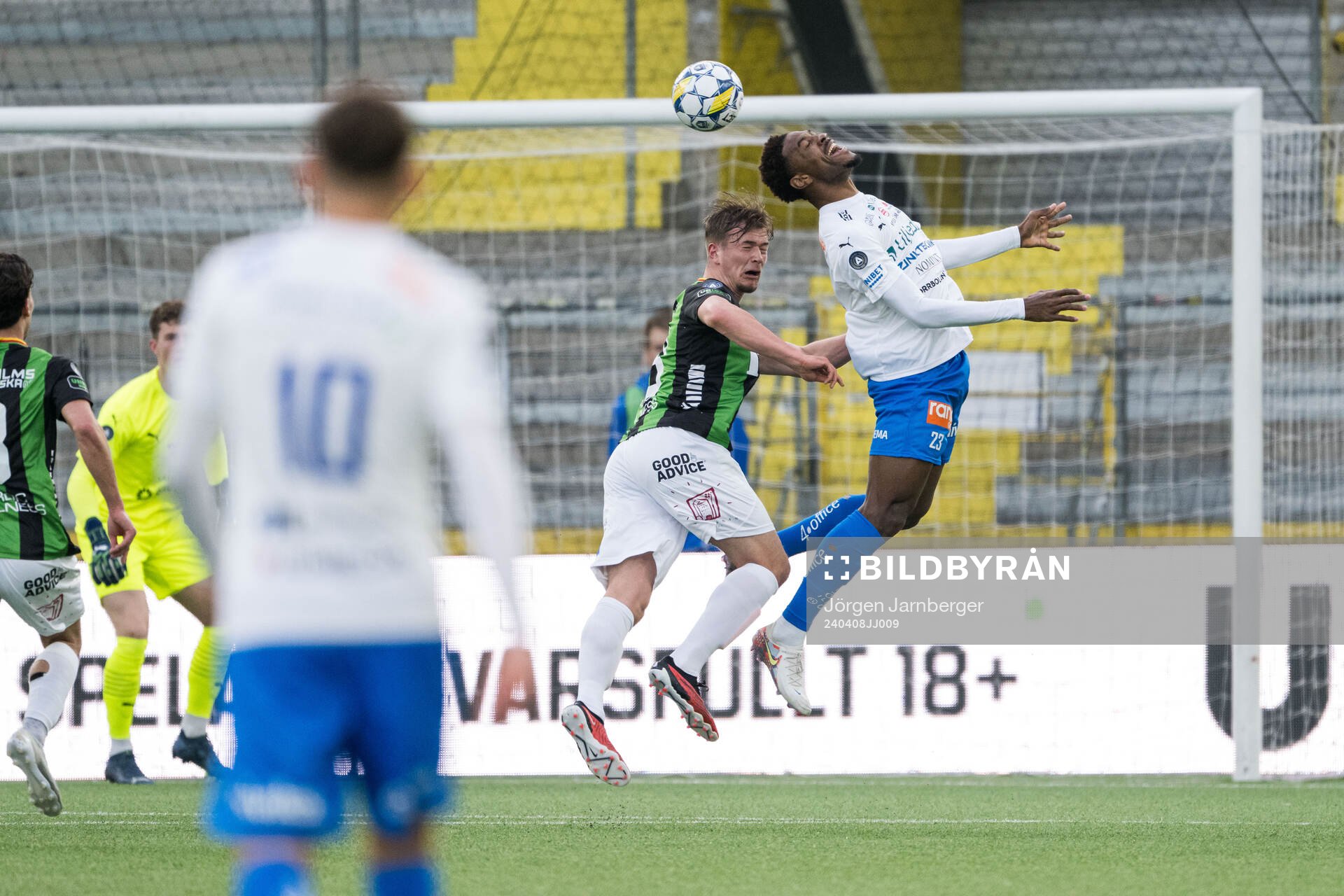 GAISs Alexander Ahl Holmström och Värnamos Samuel Kotto