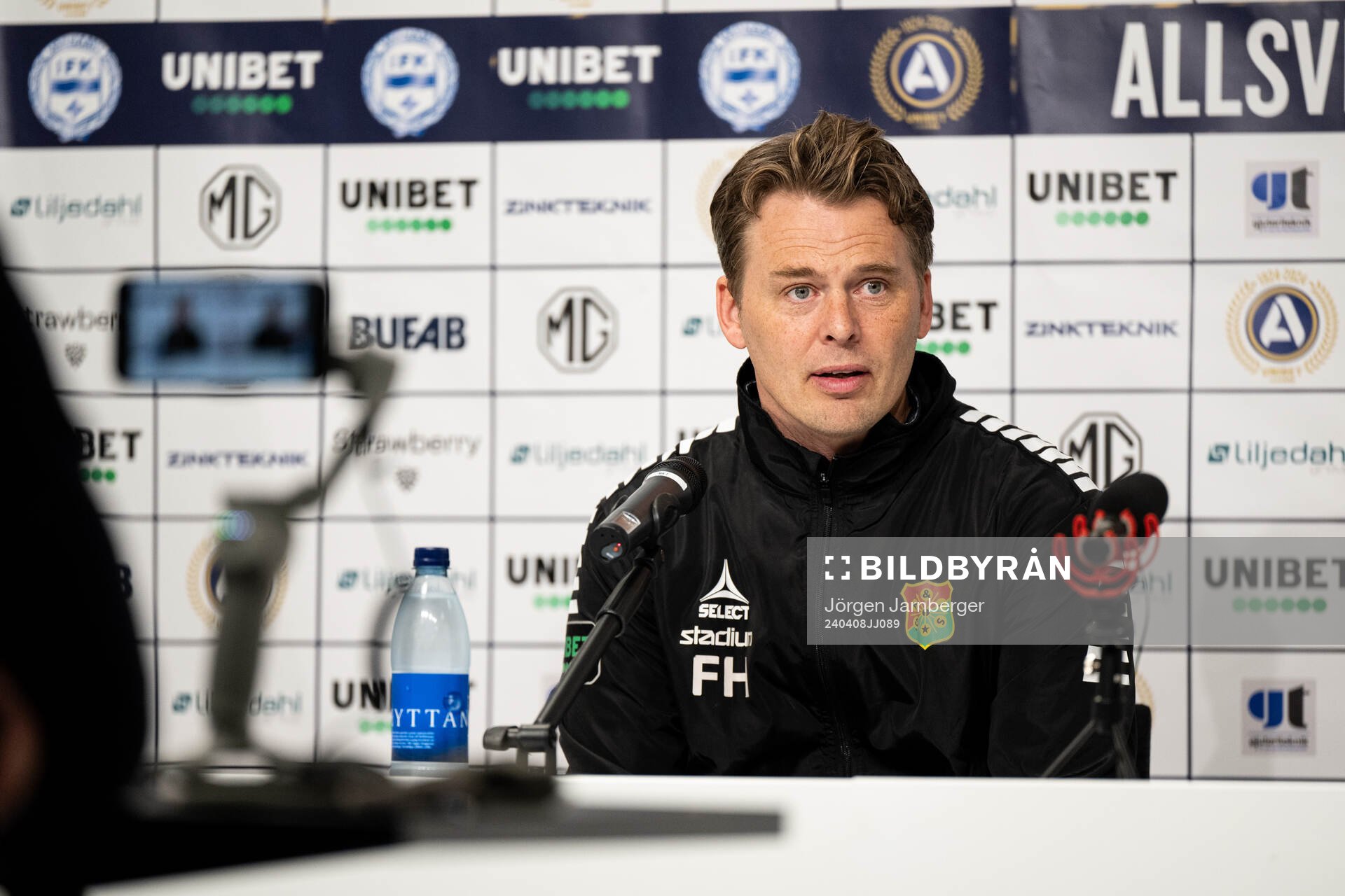 GAISs tränare Fredrik Holmberg under presskonferensen efter fotbollsmatchen i Allsvenskan mellan Värnamo och GAIS den 8 april 2024 i Borås.