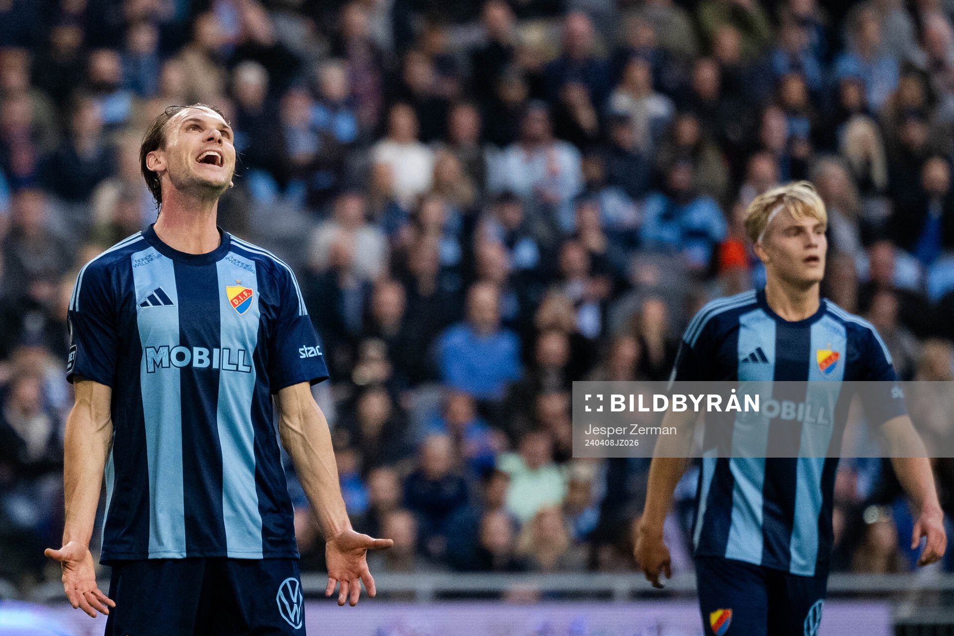 Djurgårdens Albin Ekdal och Lucas Bergvall deppar