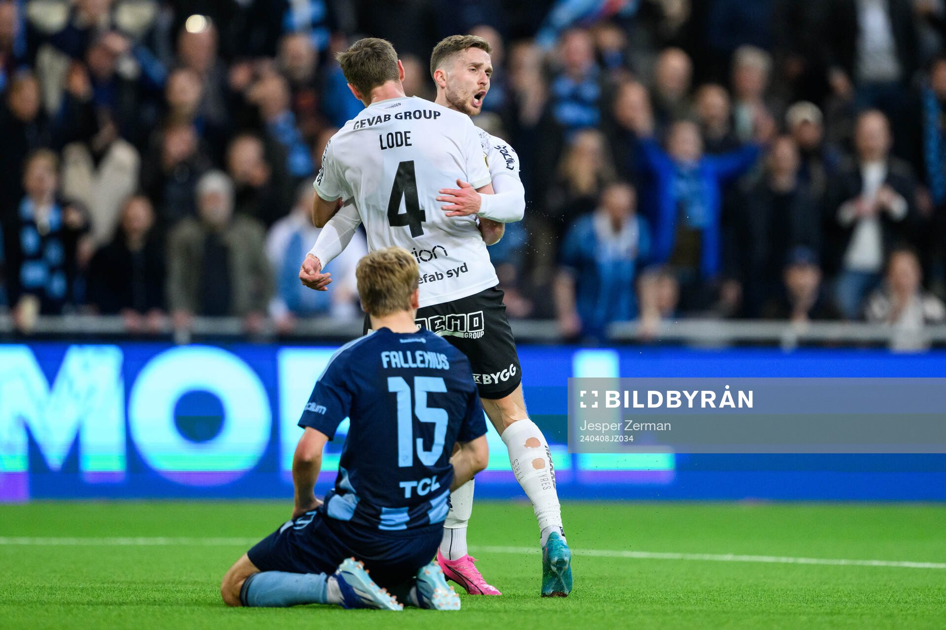Häckens Julius Lindberg och Marius Lode jublar samtidigt