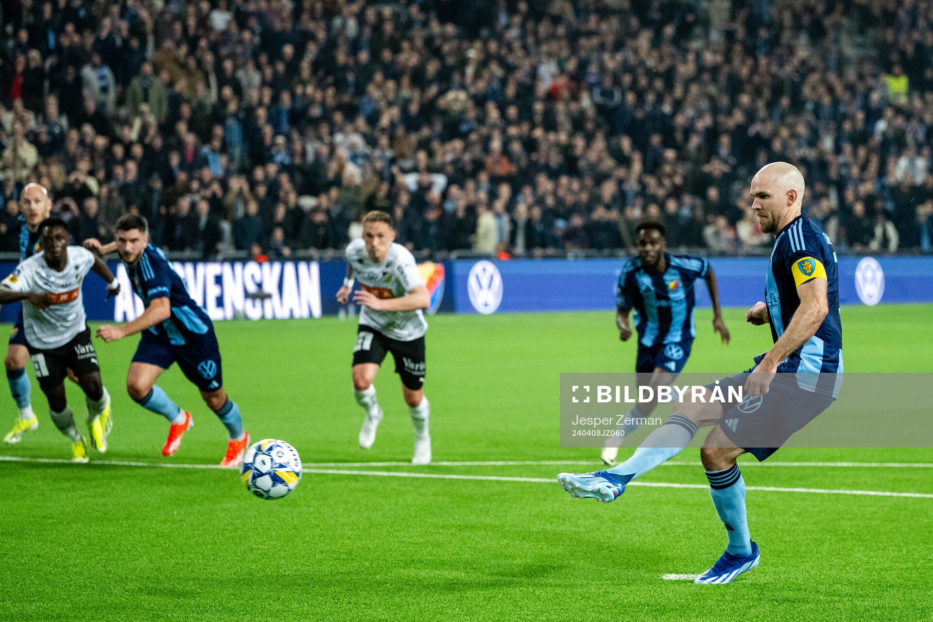 Djurgårdens Marcus Danielson gör 3-3 på straff