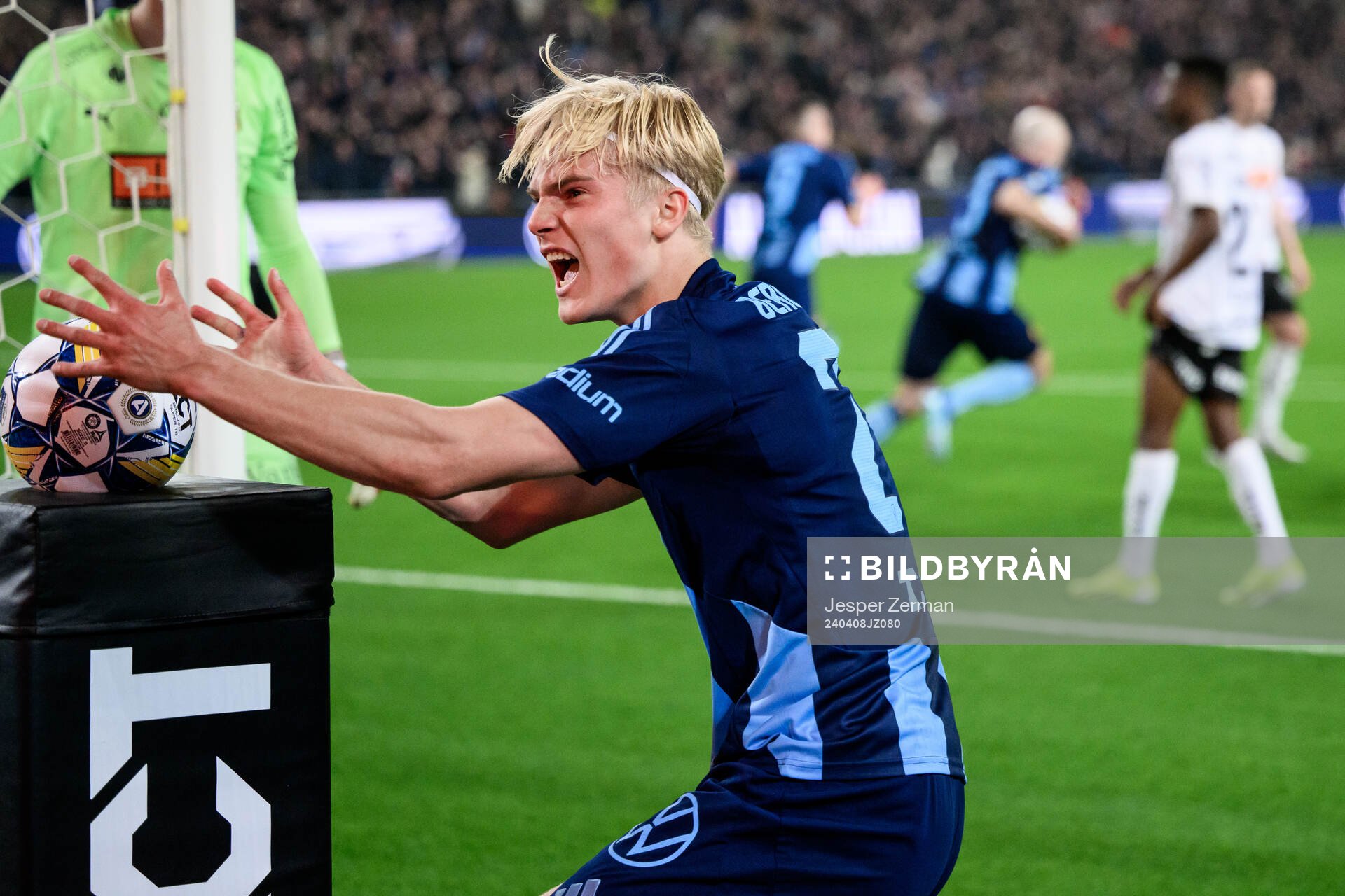 Djurgårdens Lucas Bergvall jublar