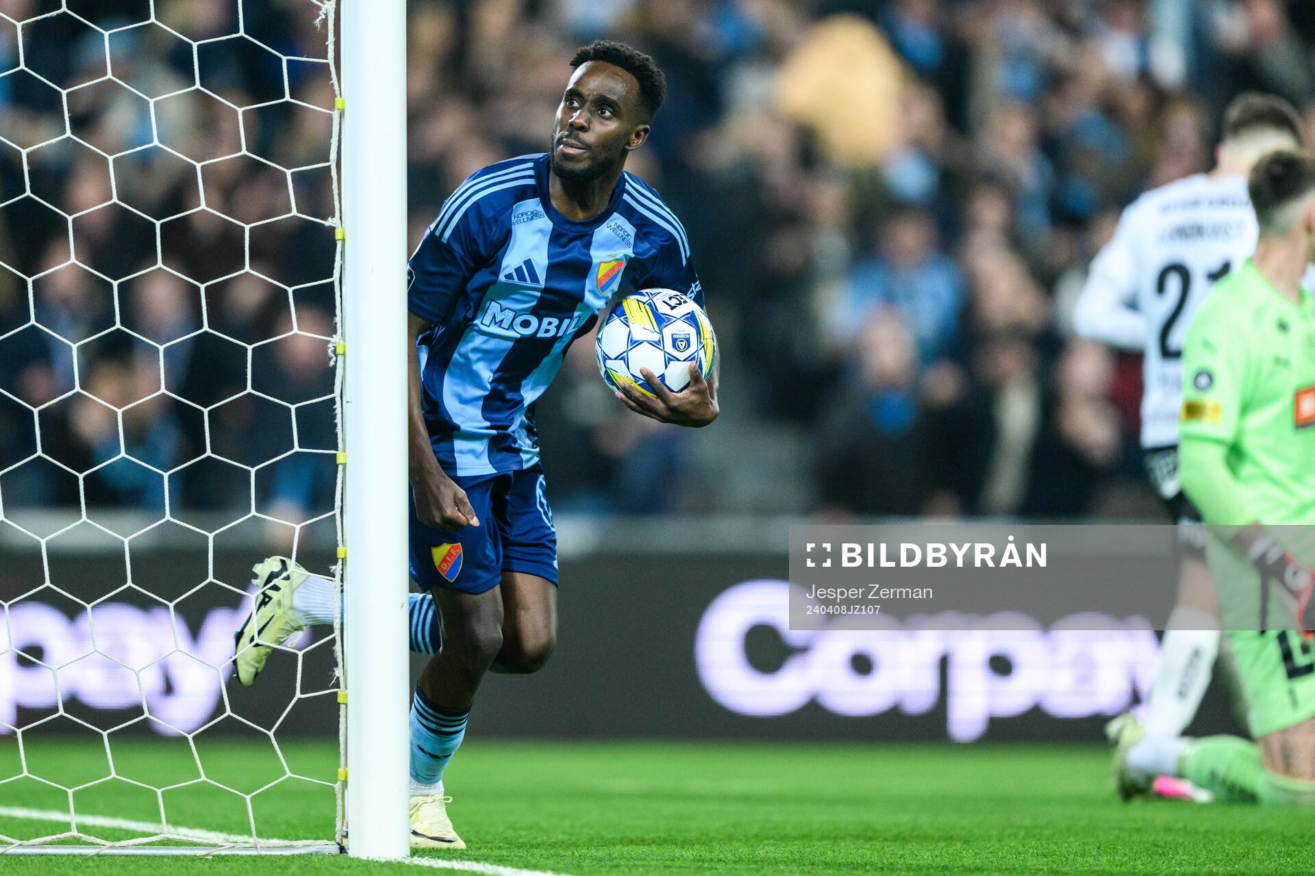 Djurgårdens Tokmac Nguen jublar efter 2-3 under fotbollsmatchen i Allsvenskan mellan Djurgården och Häcken den 8 april 2024 i Stockholm. 