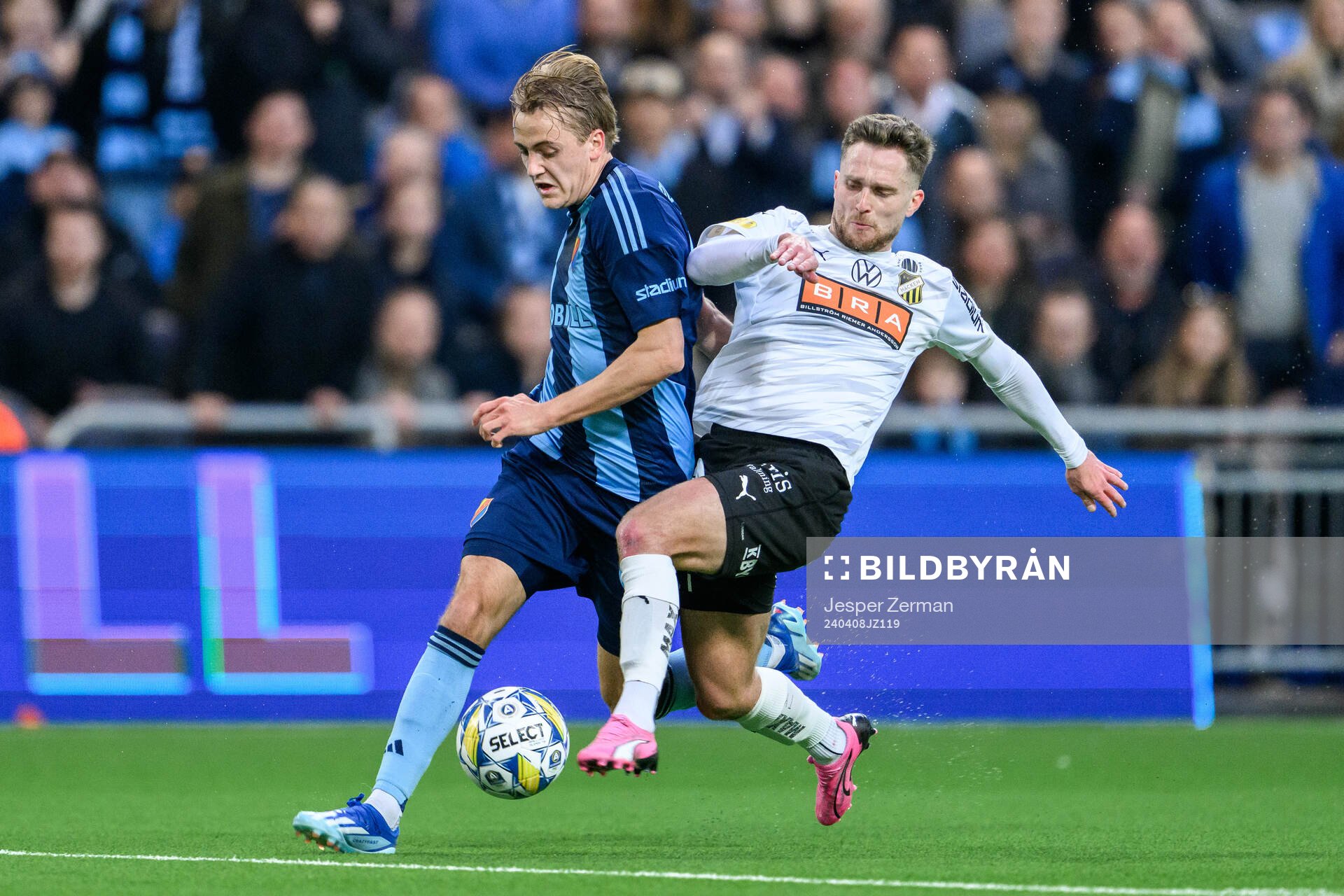 Djurgårdens Oskar Fallenius och Häckens Adam Lundkvist