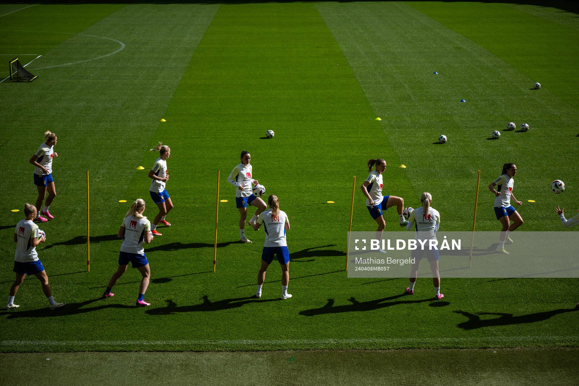 Kosovare Asllani and Magdalena Eriksson of the Swedish