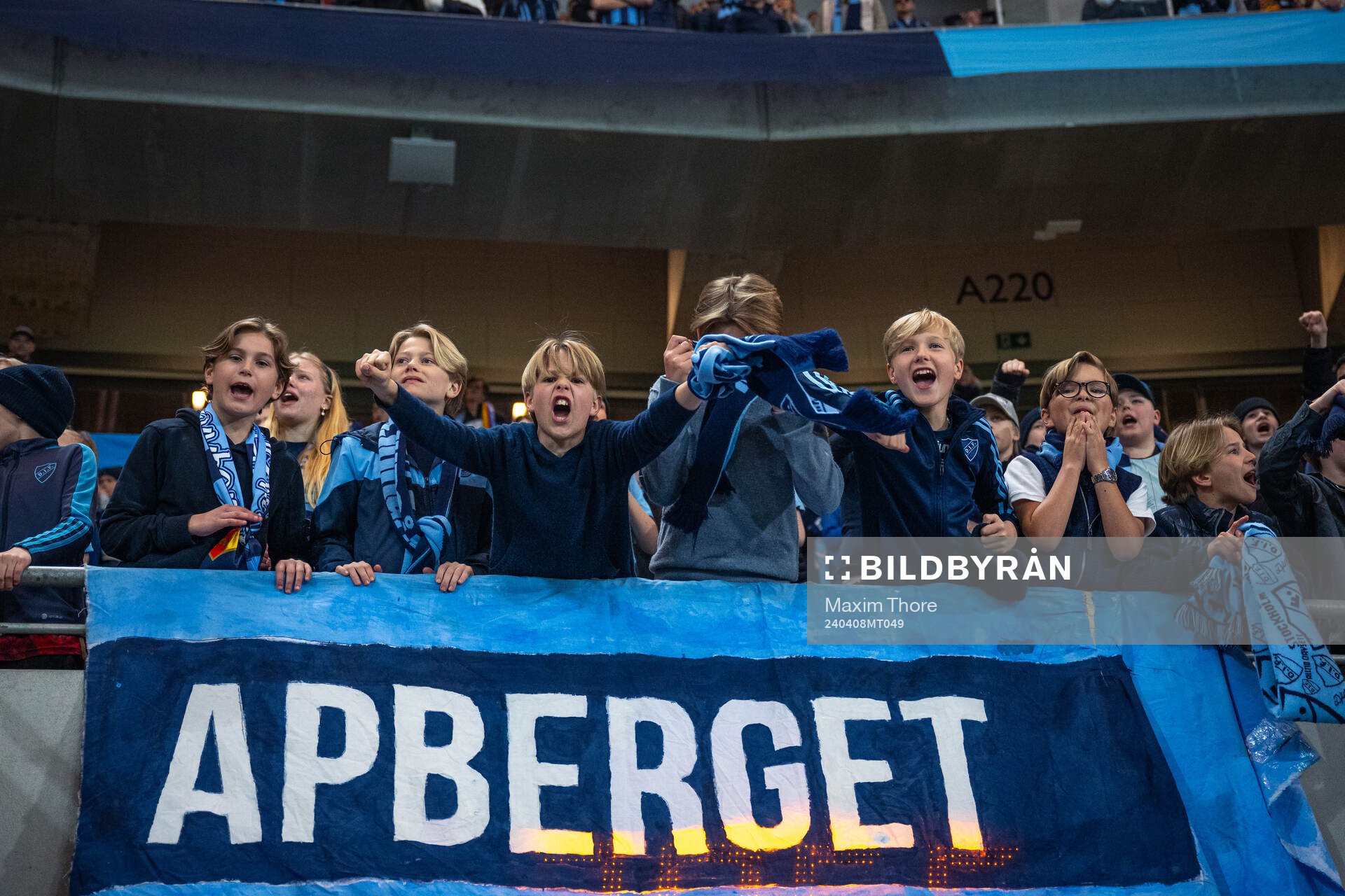 Djurgårdens supportrar jublar