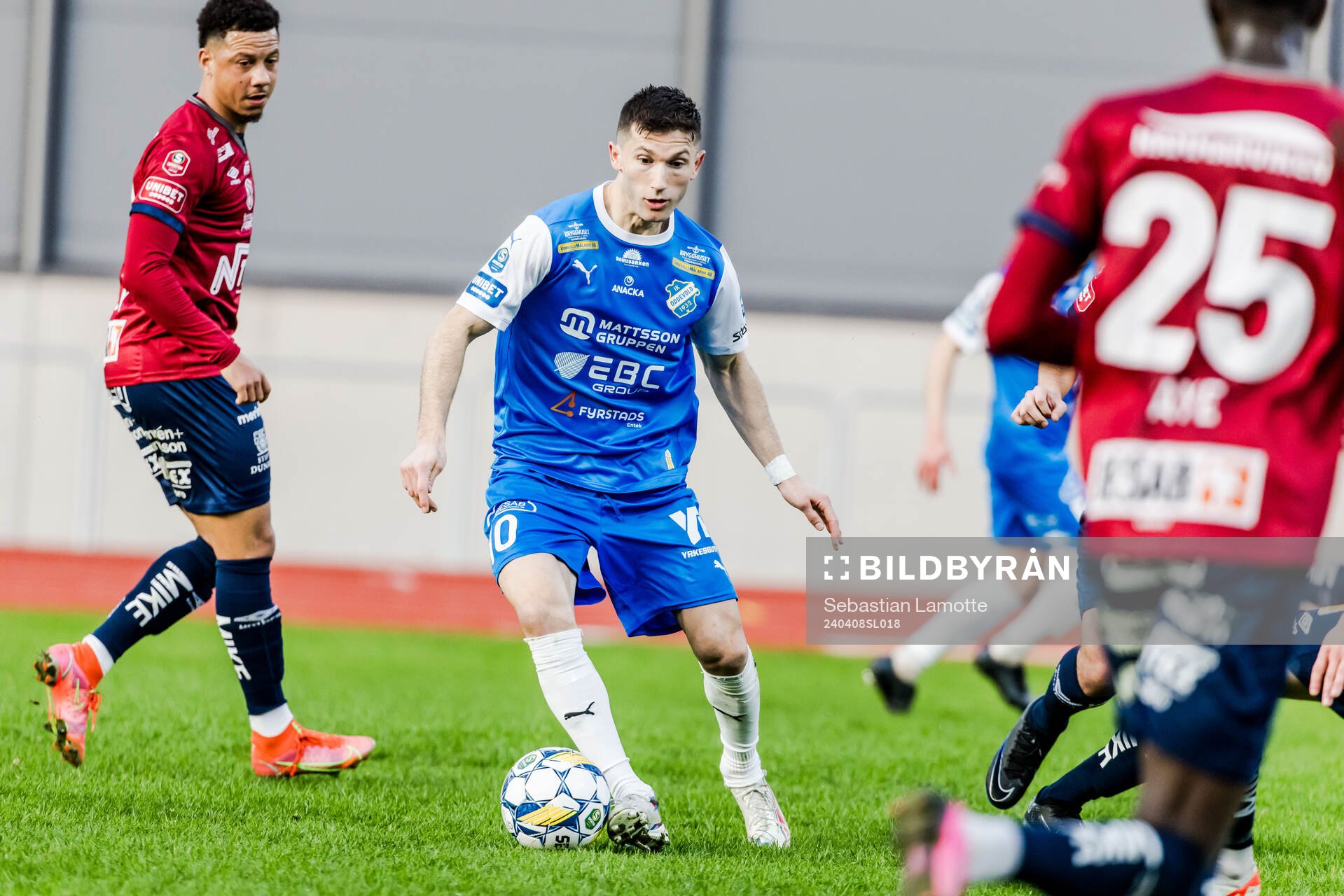 IK Oddevolds Liridon Kalludra under fotbollsmatchen i Superettan mellan IK Oddevold och Örgryte den 8 april 2024 i Uddevalla. 