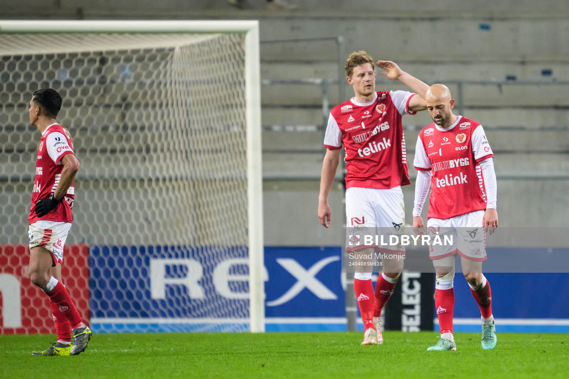 Kalmars Lars Saetra och Robert Gojani deppar