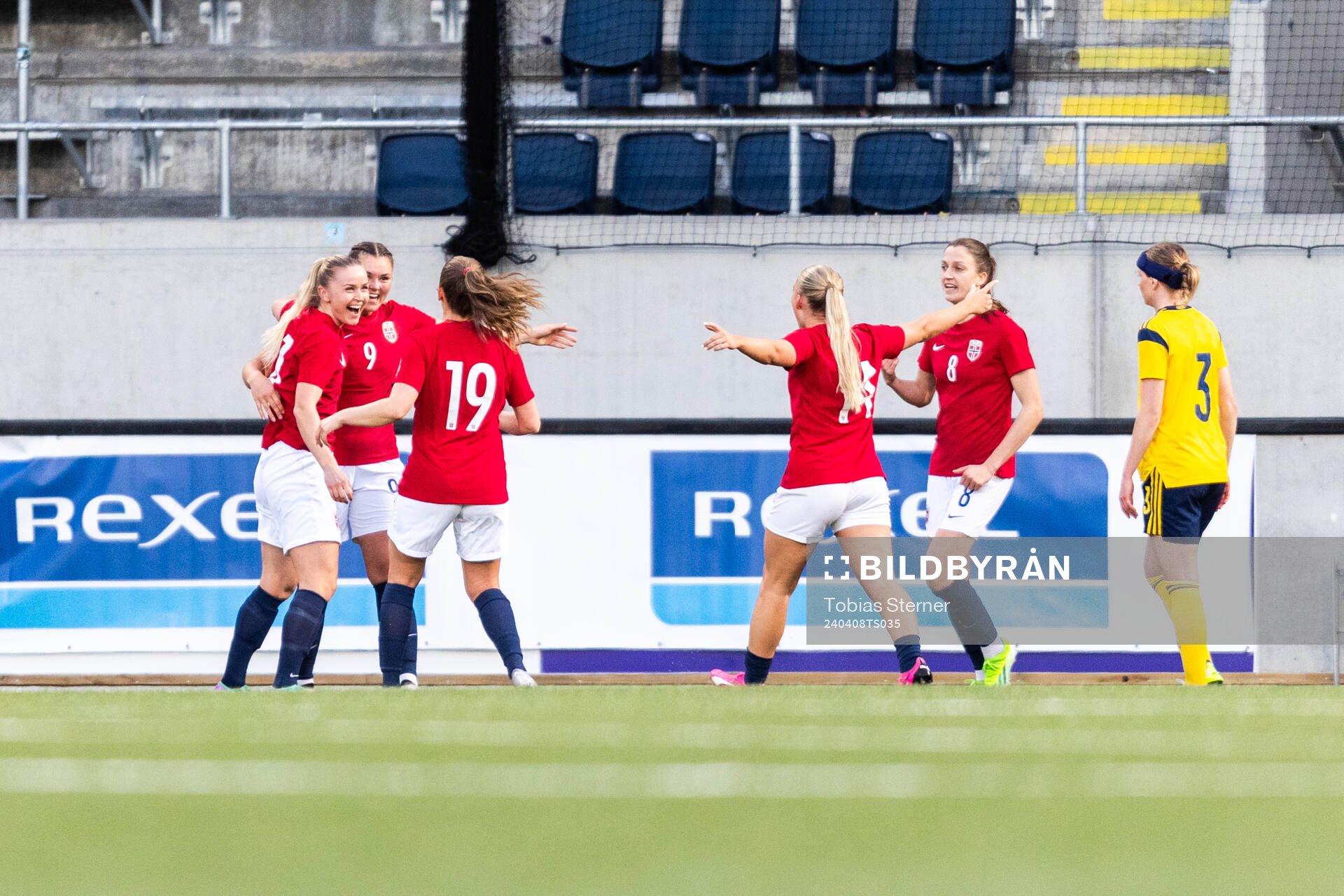 Anna Jøsendal of Norway celebrates