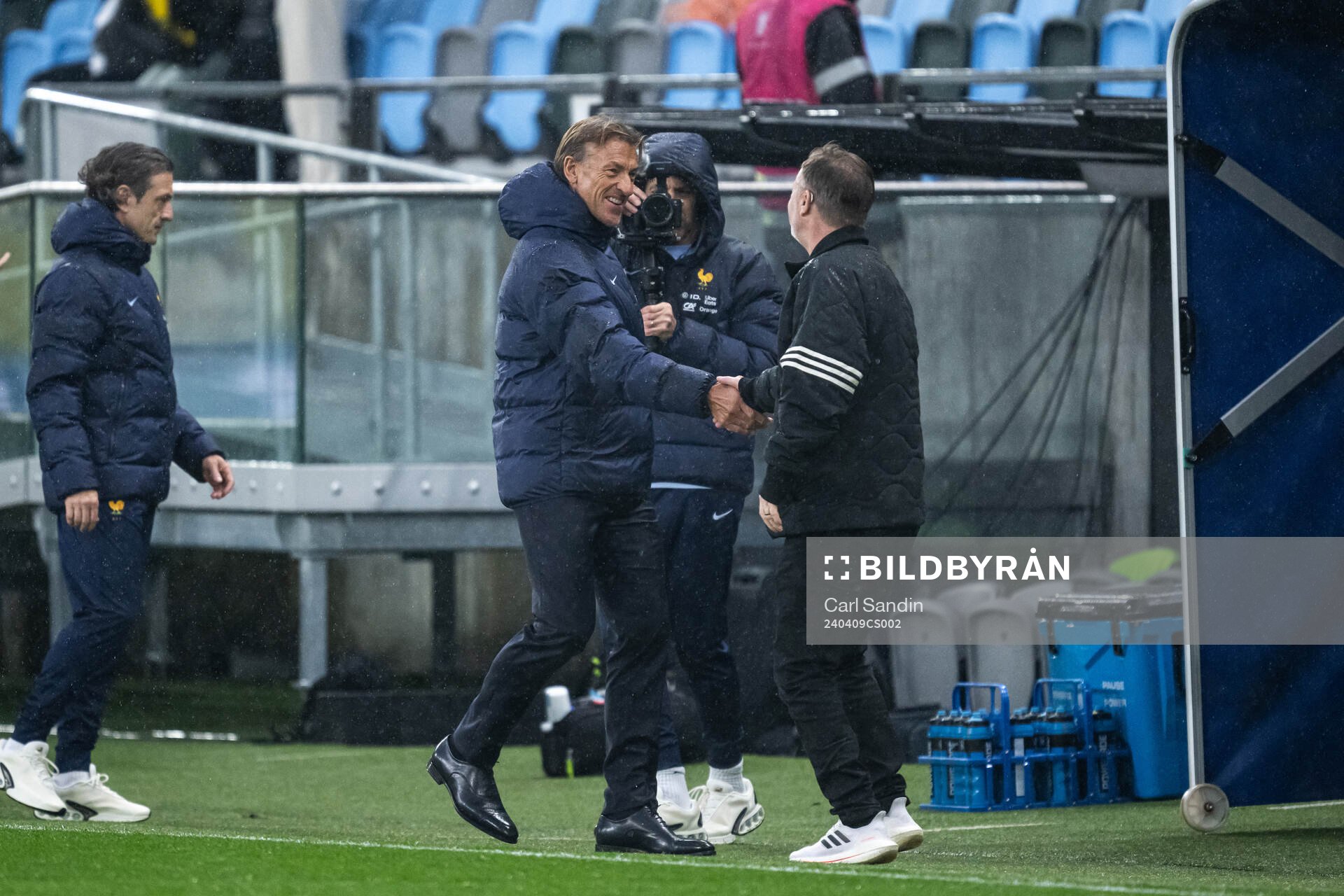 Head coach Hervé Renard of France and head coach Peter Gerhardsson of Sweden ahead of the UEFA Women's Euro Qualifier football match between Sweden and France on April 9, 2024 in Gothenburg.