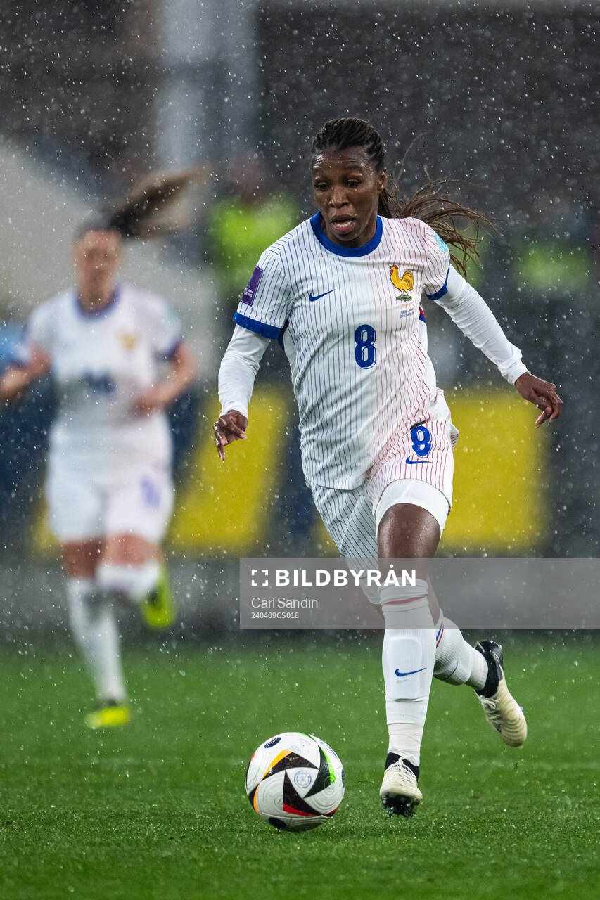 Grace Geyoro of France