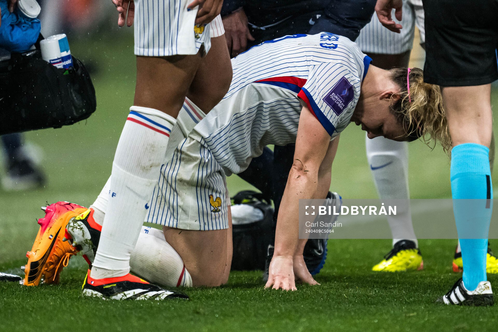 Eugénie Le Sommer of France in pain