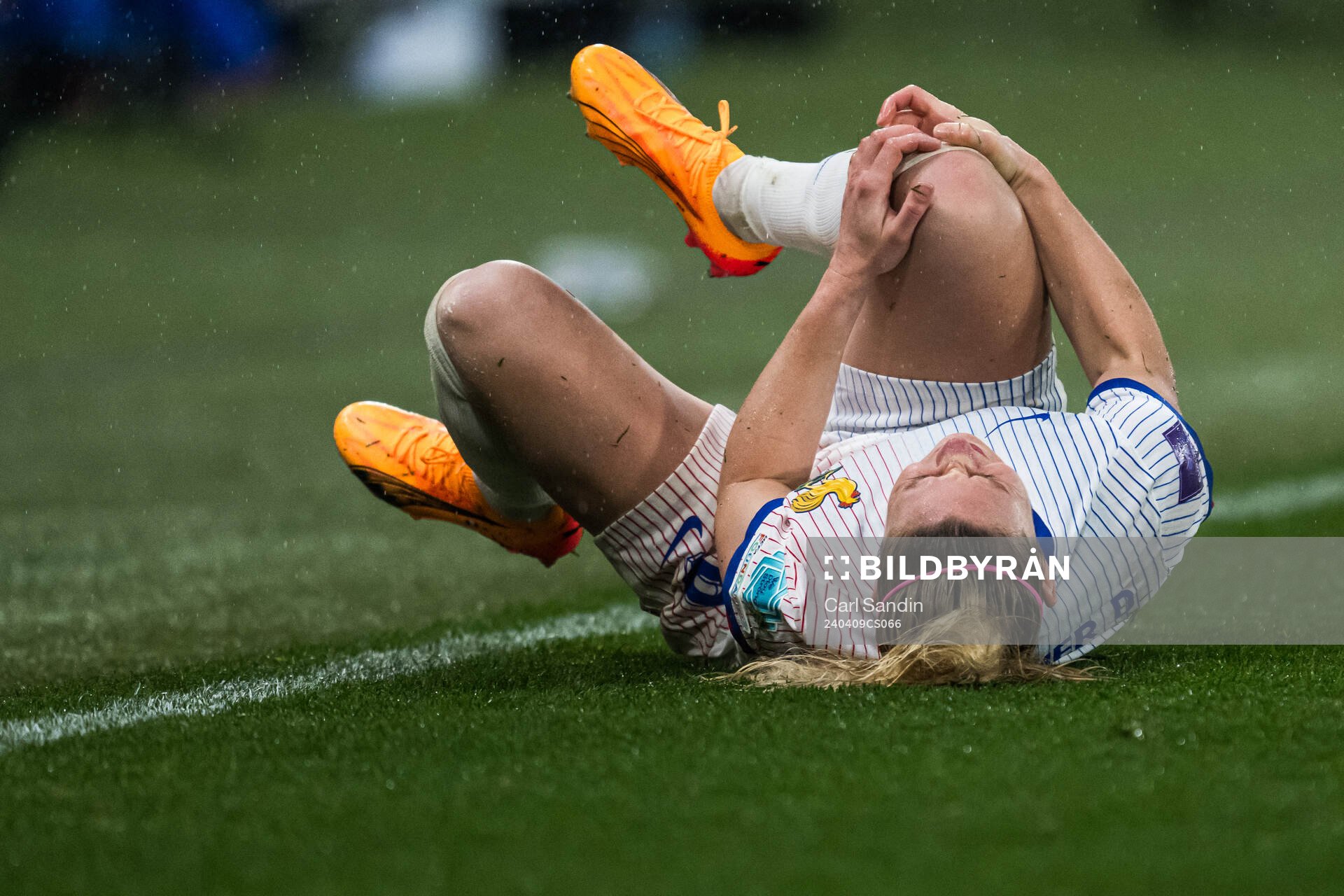 Eugénie Le Sommer of France in pain