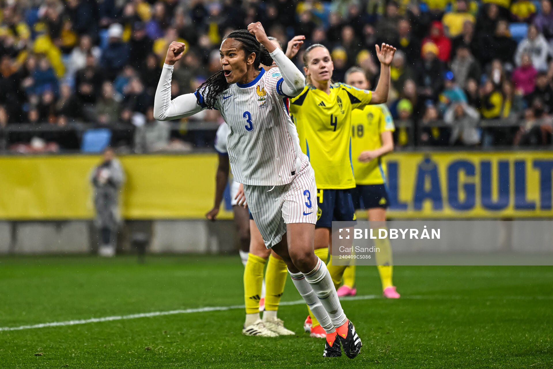 Wendie Renard of France celebrating the 0-1 goal