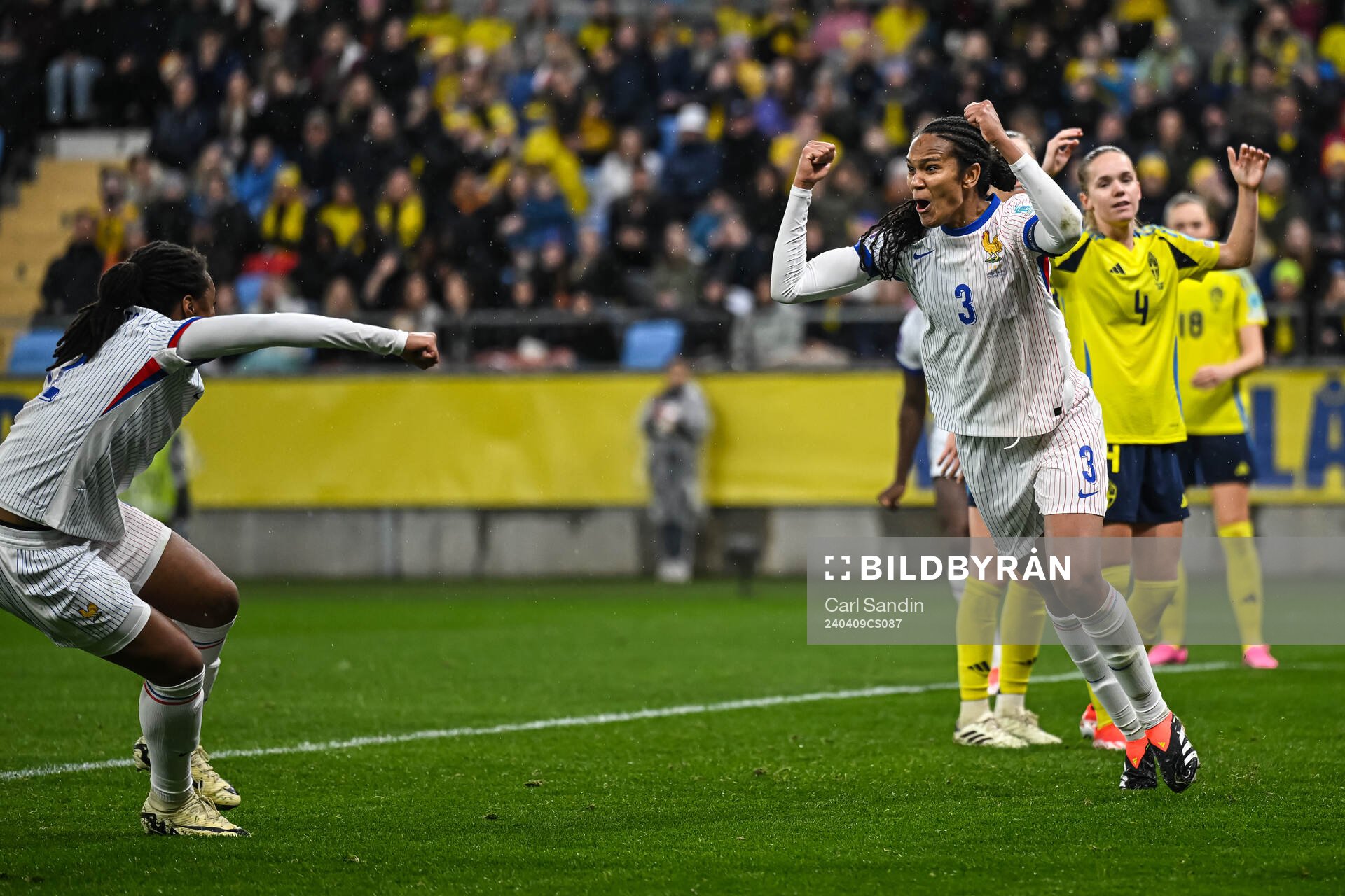 Wendie Renard of France celebrating the 0-1 goal