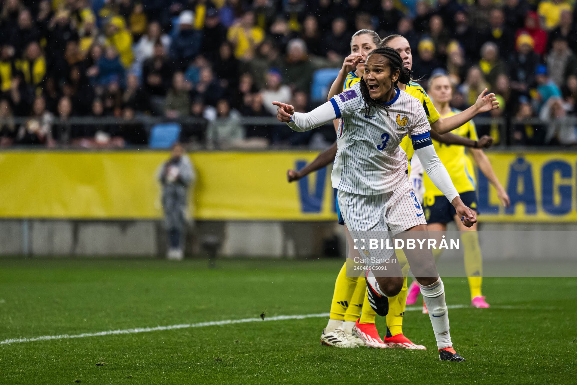 Wendie Renard of France celebrating the 0-1 goal