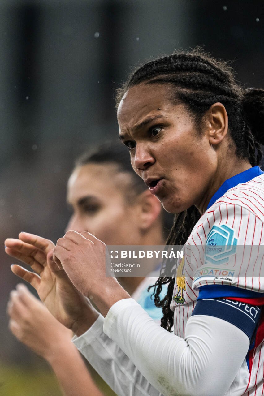 Wendie Renard of France celebrating the 0-1 goal
