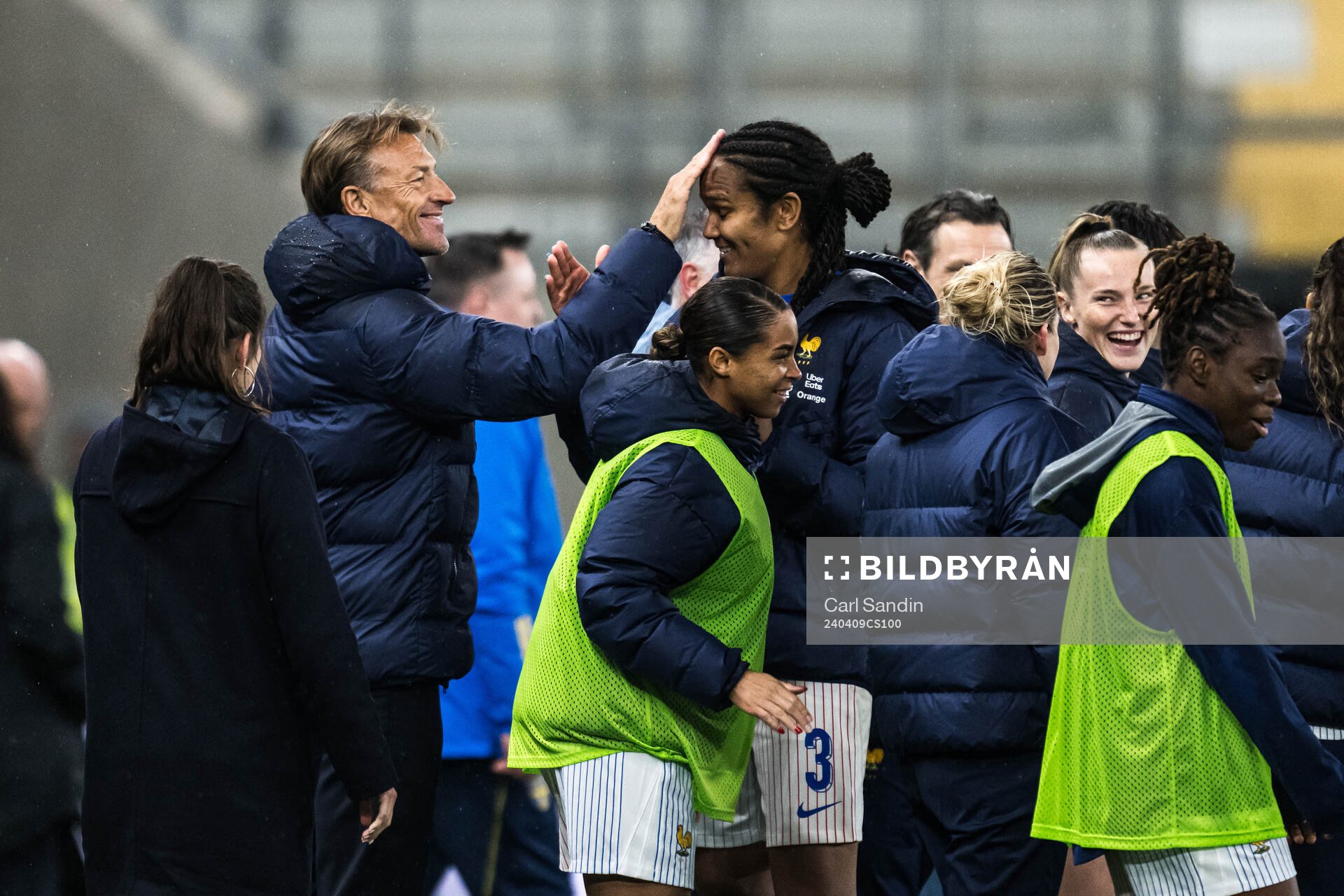Head coach Hervé Renard and Wendie Renard of France