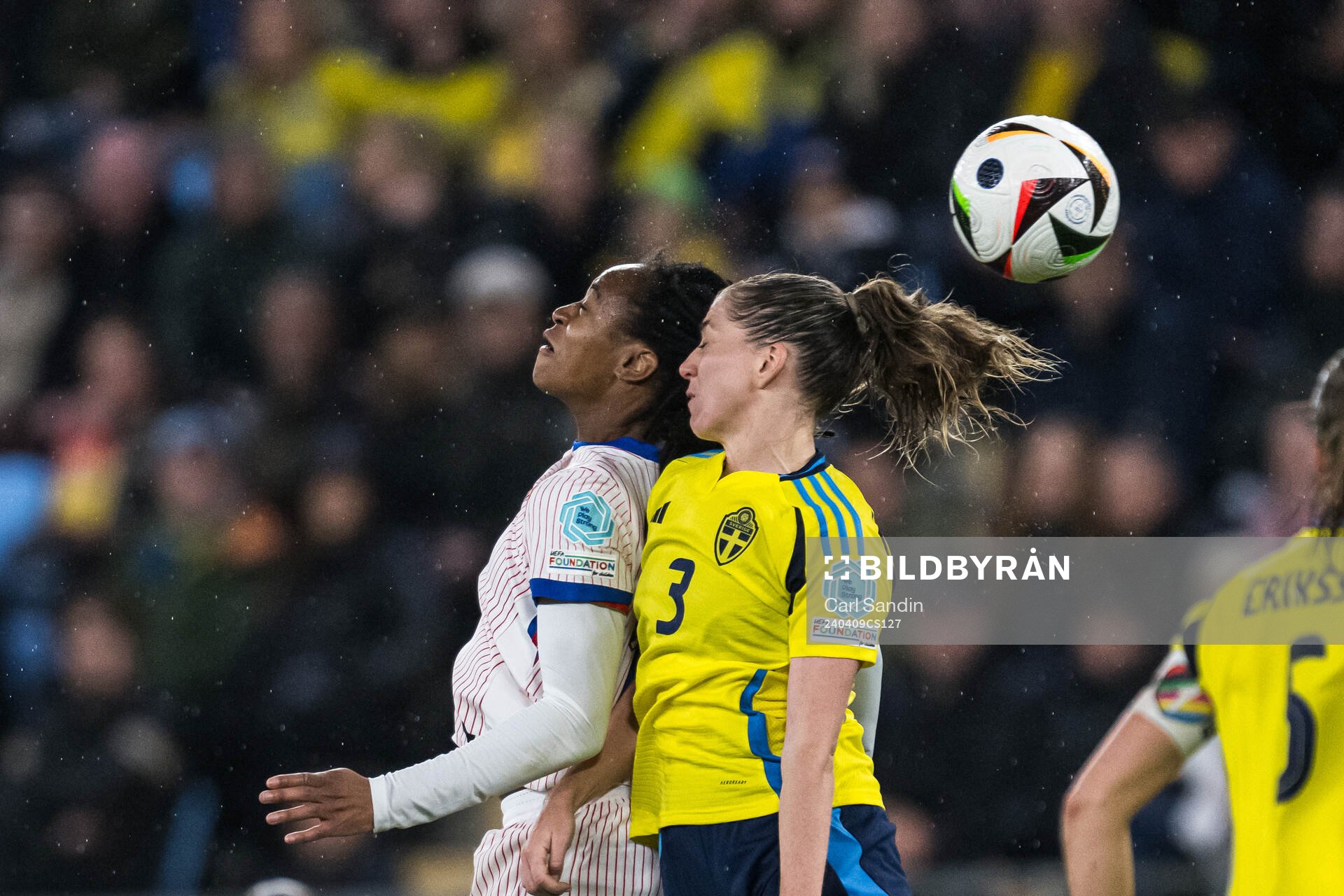 Marie-Antoinette Katoto of France and Linda Sembrant of
