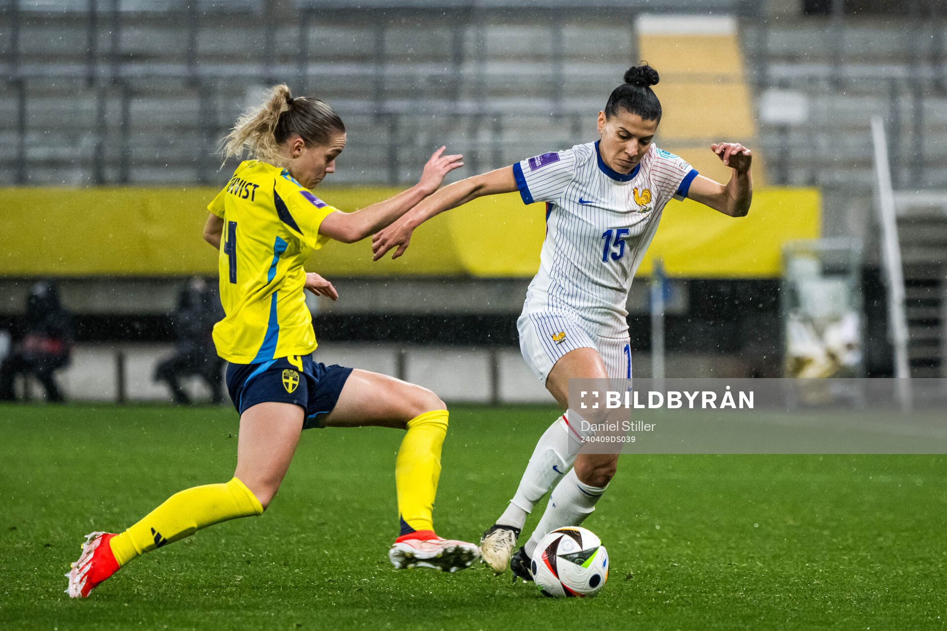 Hanna Lundkvist of Sweden and Kenza Dali of France